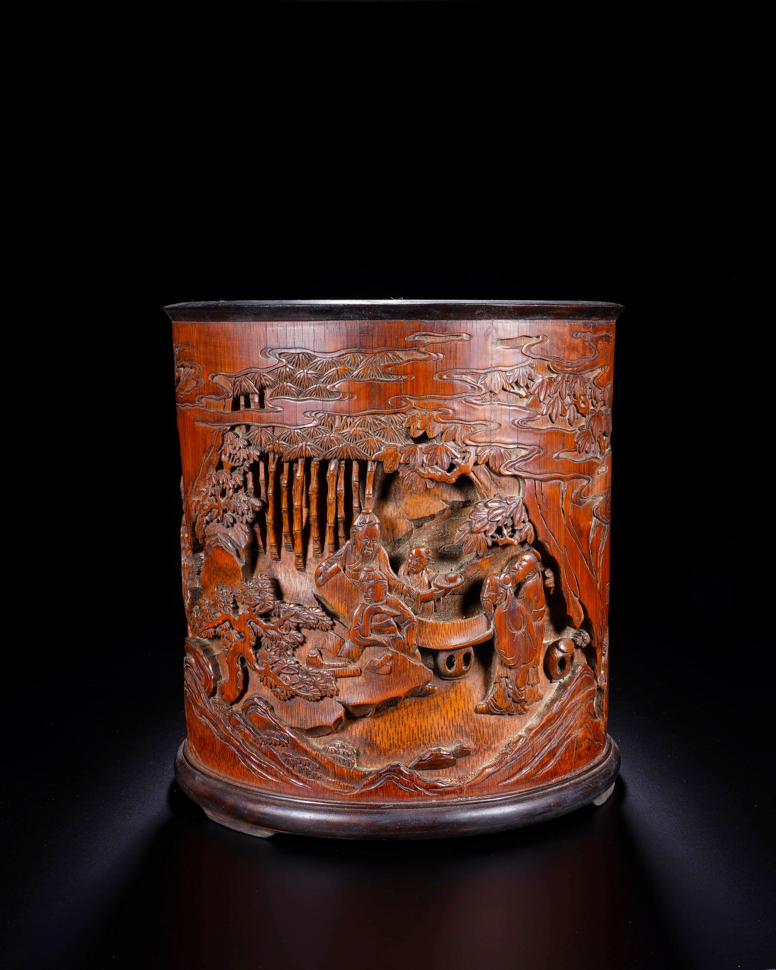 Wang Zhiyu pen holder for the landscape tour of Qing bamboo carving: L:16cm H:17.3cm