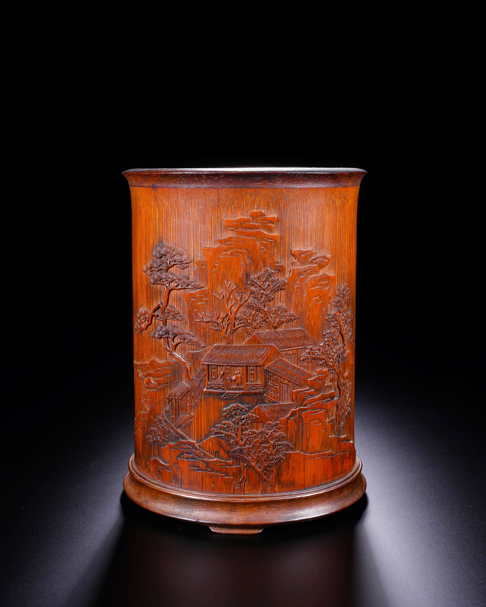 Story map of Qing bamboo carving poetry Zhang Xigong pen holder: D:10.7cm H:14.7cm