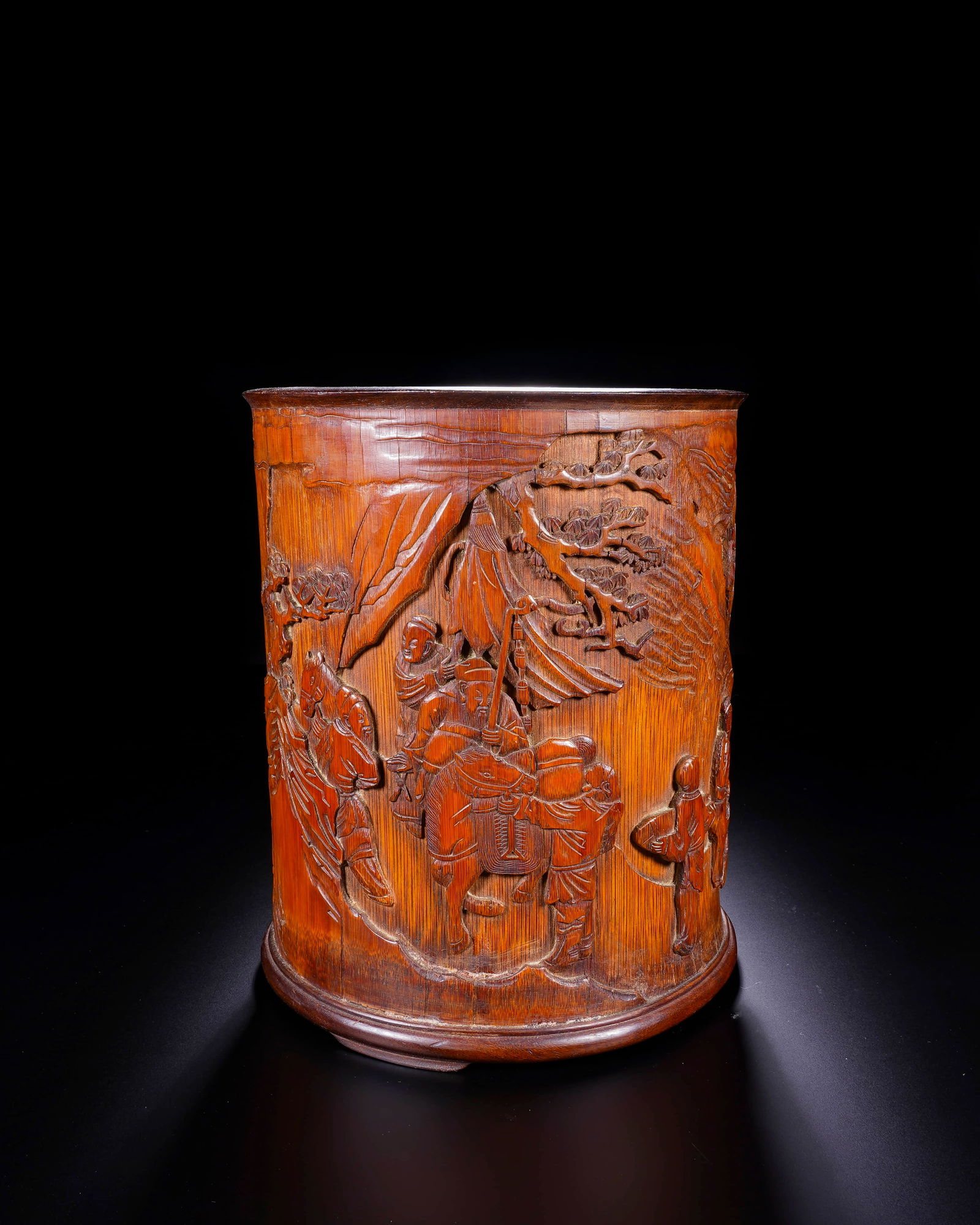 Pen holder for general Qing bamboo carving travel map: D:14.6cm H:16.5cm