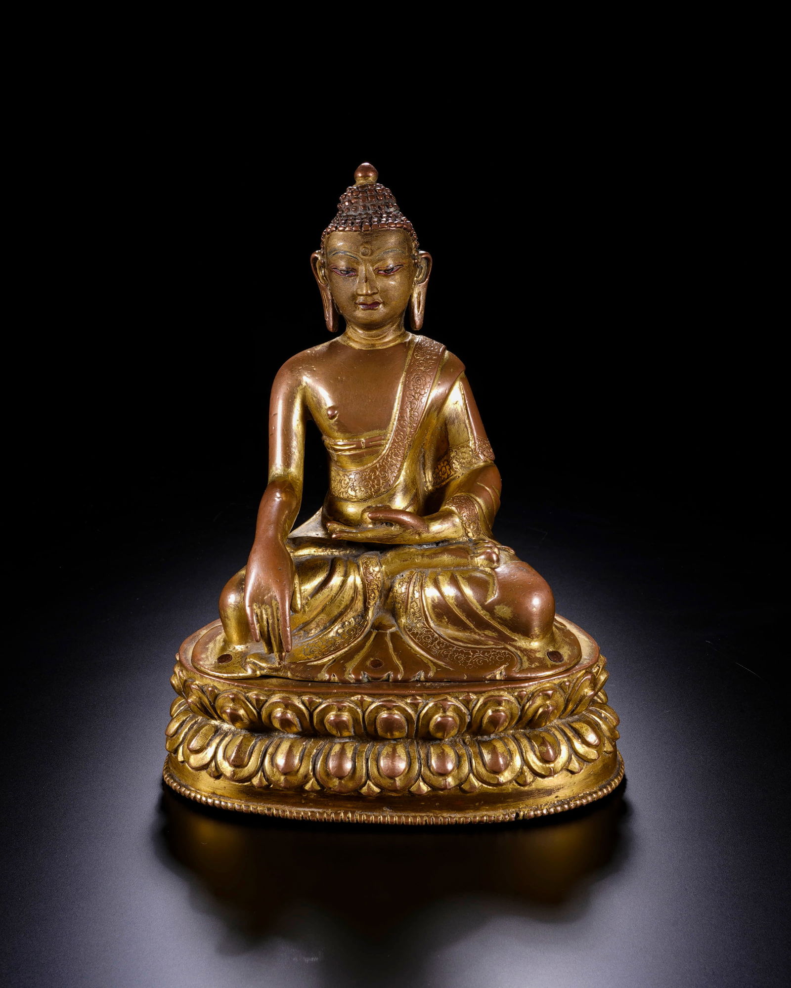 Clear copper and gilt gold Sakyamuni: L:14.4cm H:18cm