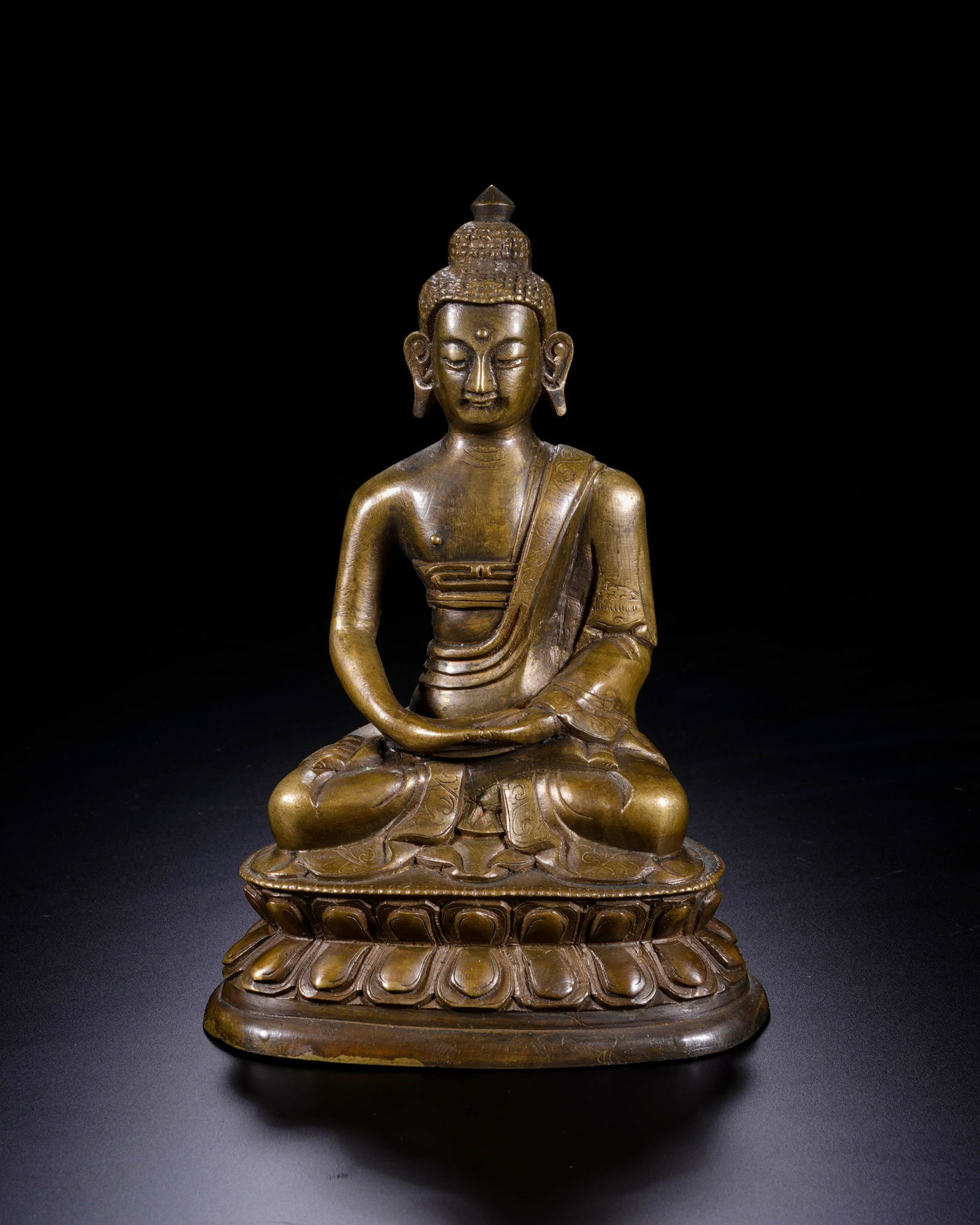 Clear copper and gold-plated amitabha Buddha: L:10.2cm H:14.3cm