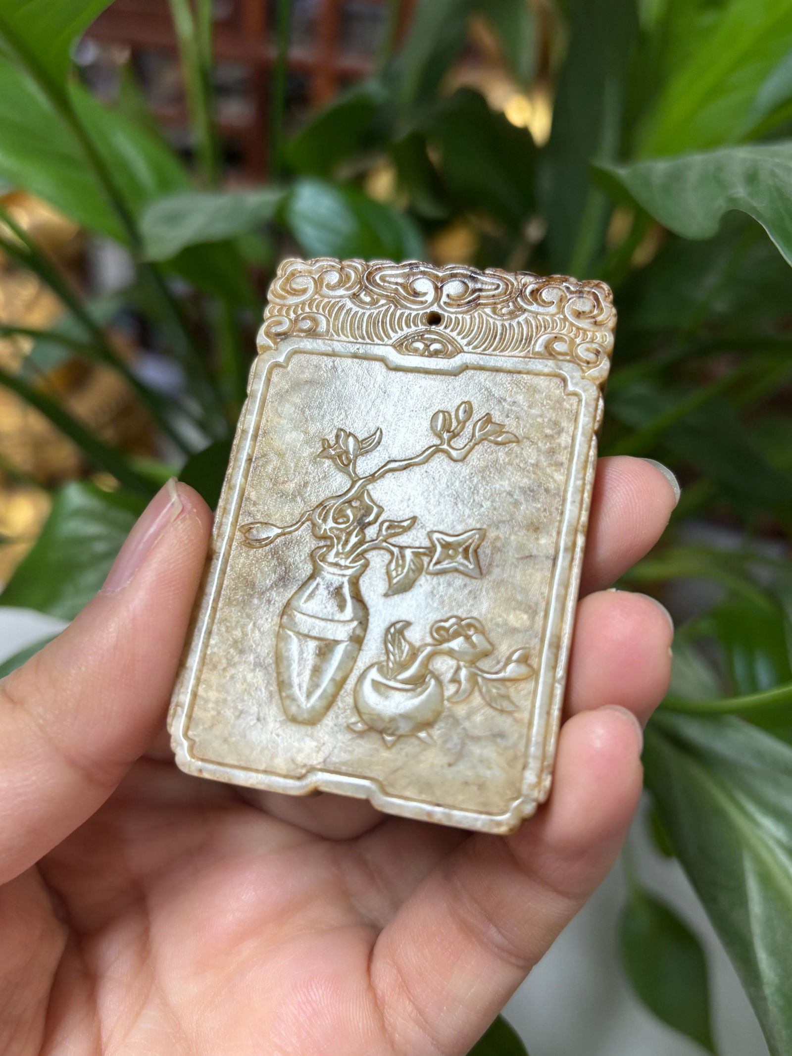 Hetian Jade Plaque: 6*4*0.6/42.4g