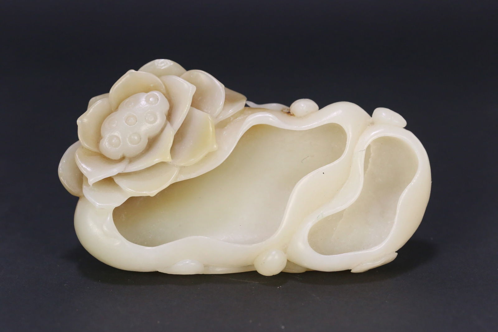 Hetian Jade Wash Basin: 10*5.9*6.4/139.7g