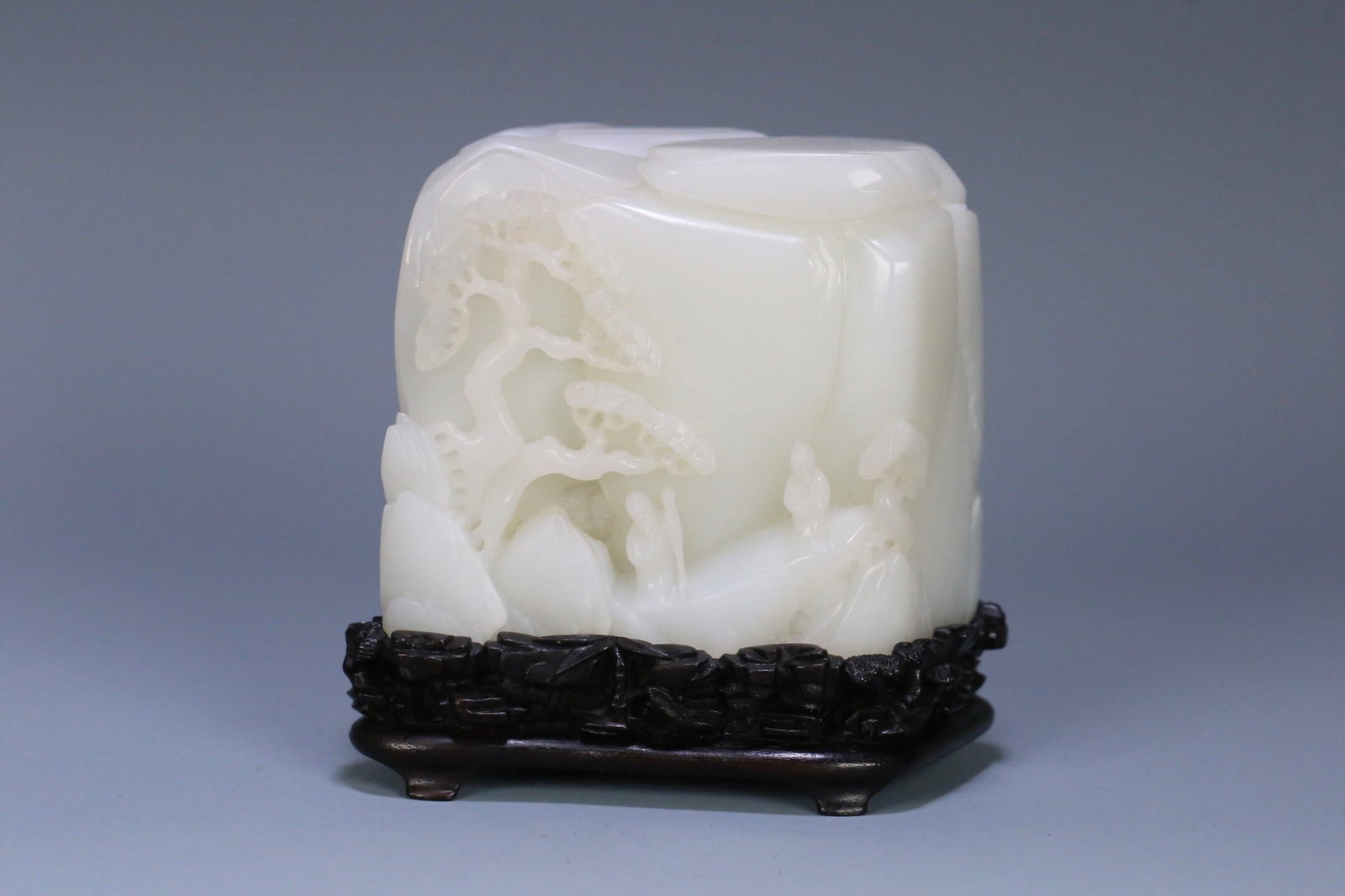 Qing dynasty Hetian jade mountain-shaped ornament: 10.5*10.5*5.5/890g