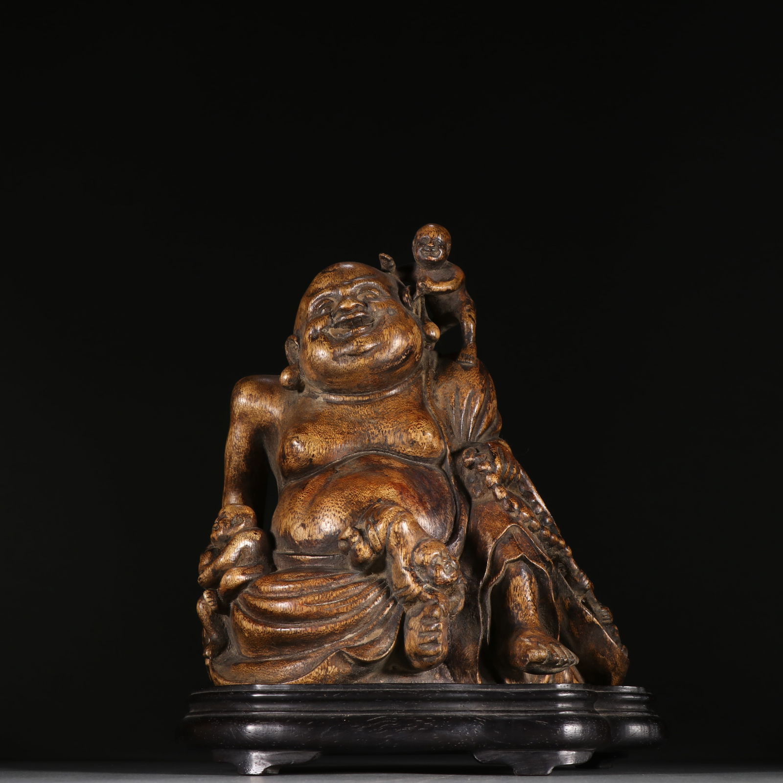 Qing Dynasty agarwood ornaments: 21.5*17.6/873.2g