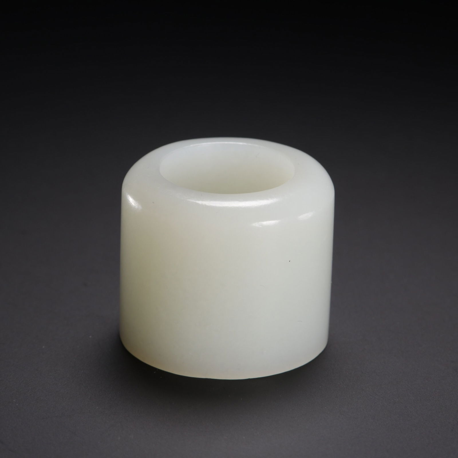 Hotan Jade Ring in Qing Dynasty: 2.2*3.6/52.7g