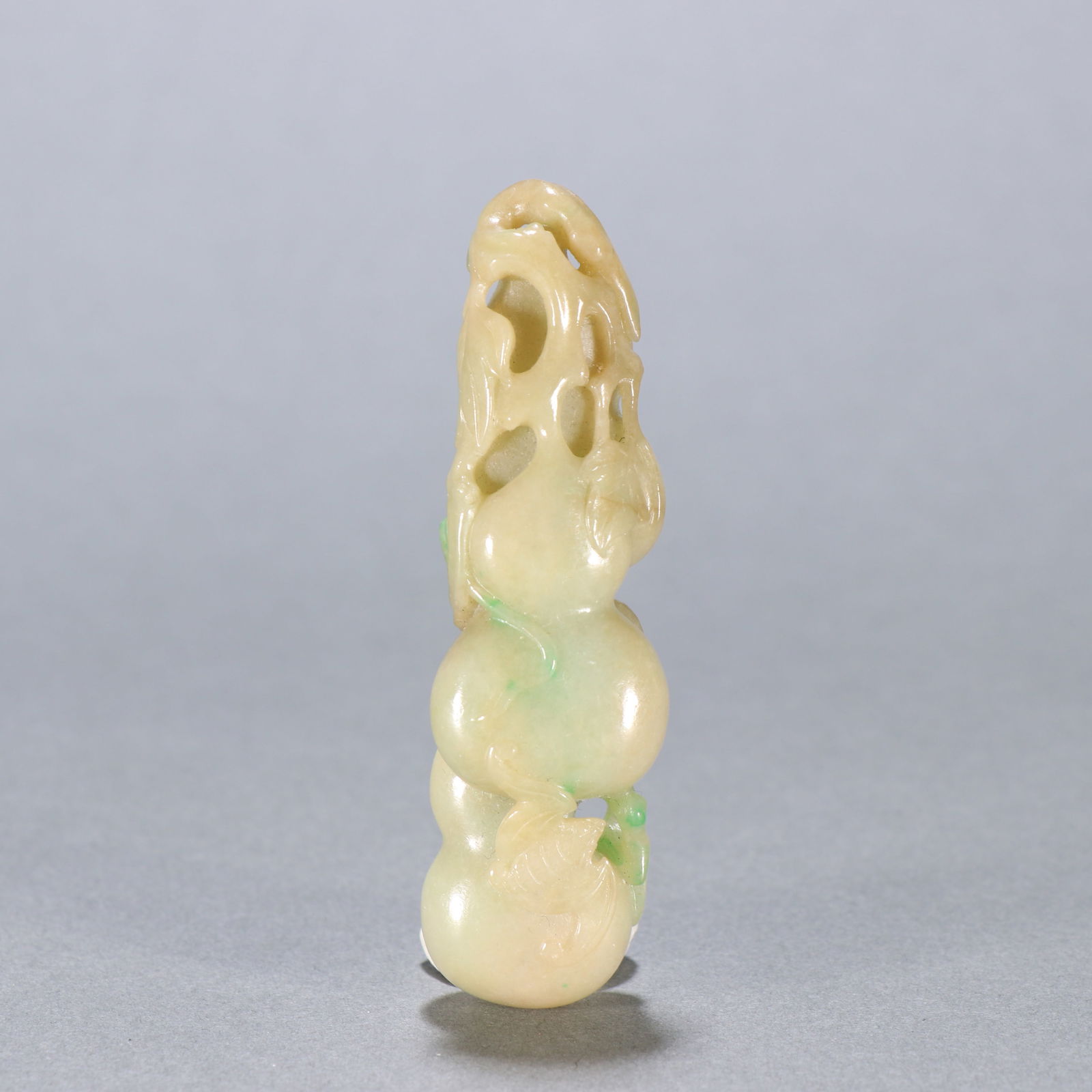 Qing Dynasty jade pendant (1 of 2)