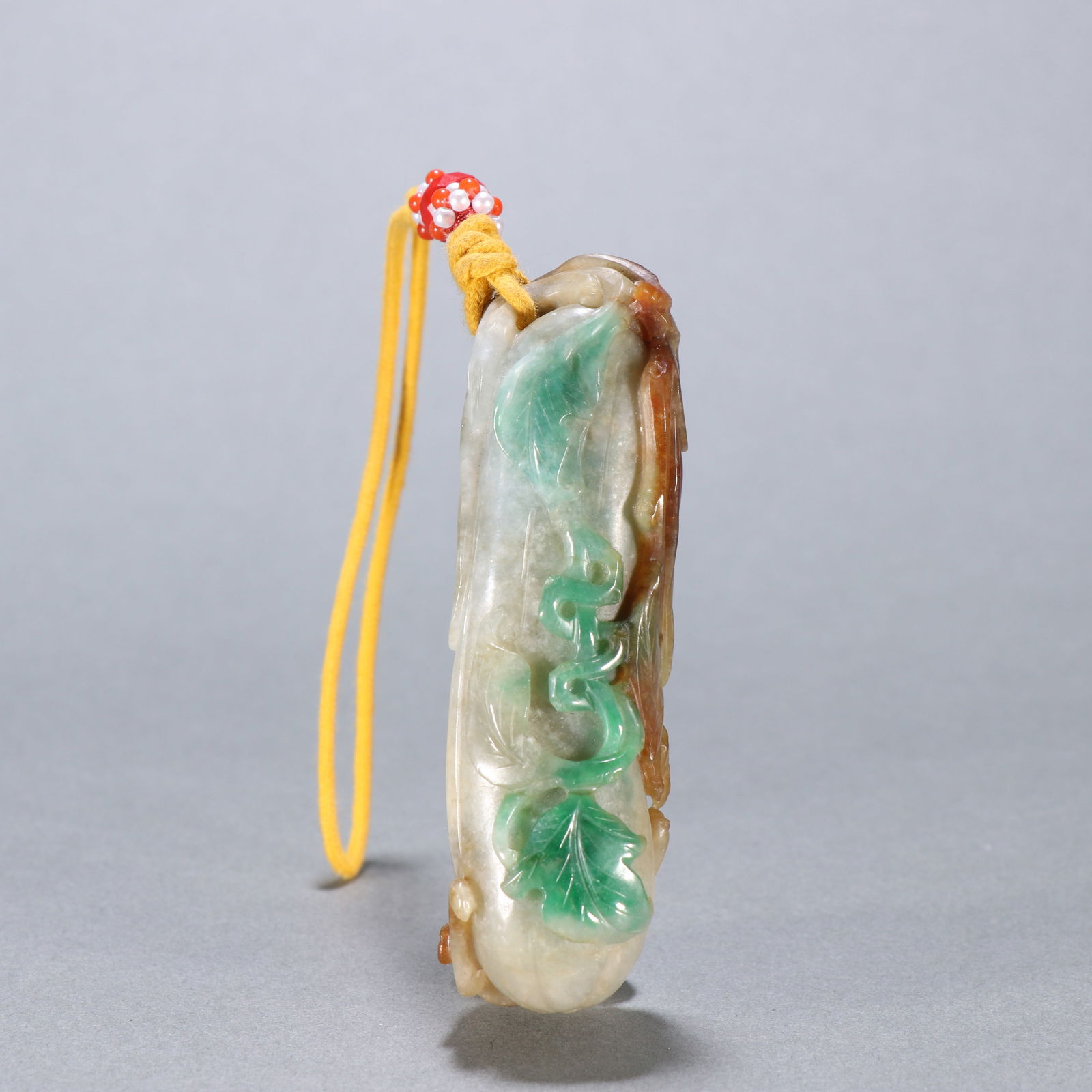 Jade pendant: 8.2*2.3/87.4g