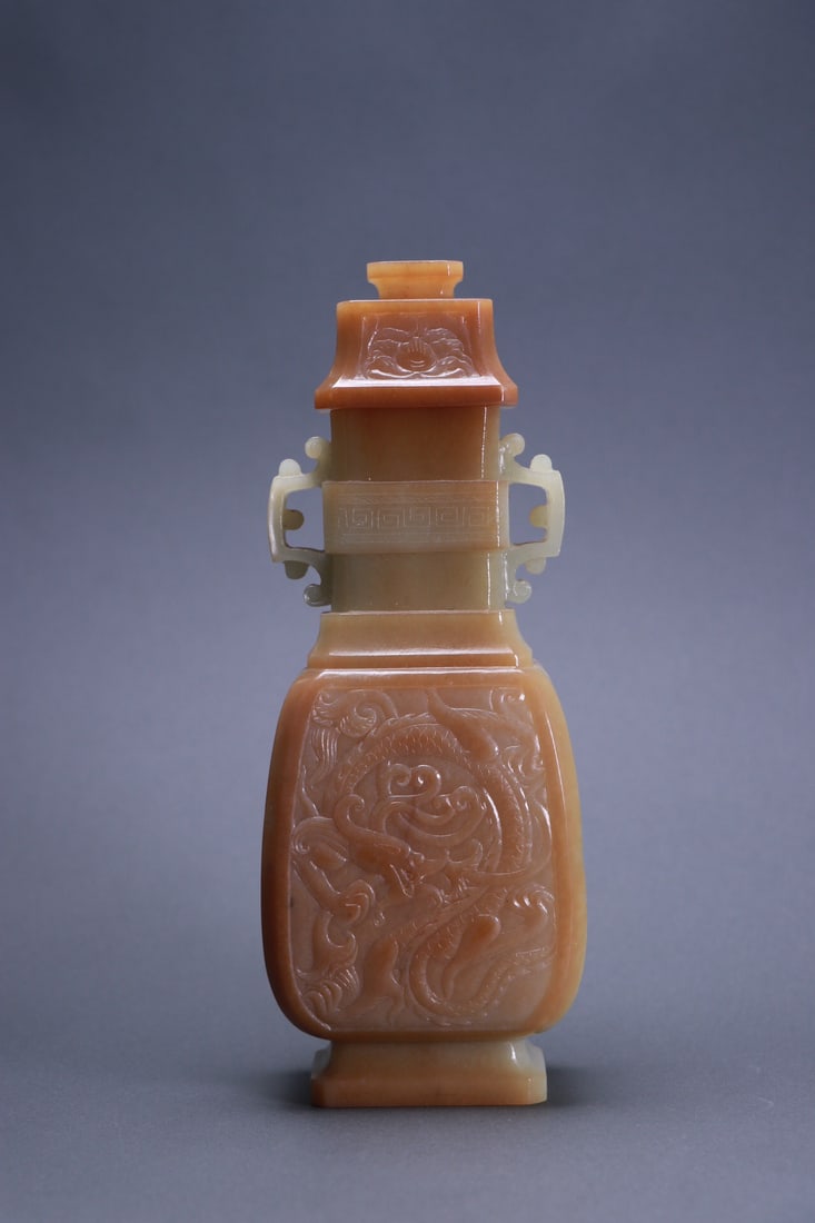 Hetian jade double-eared vase: 8*6*7.5*20/610g