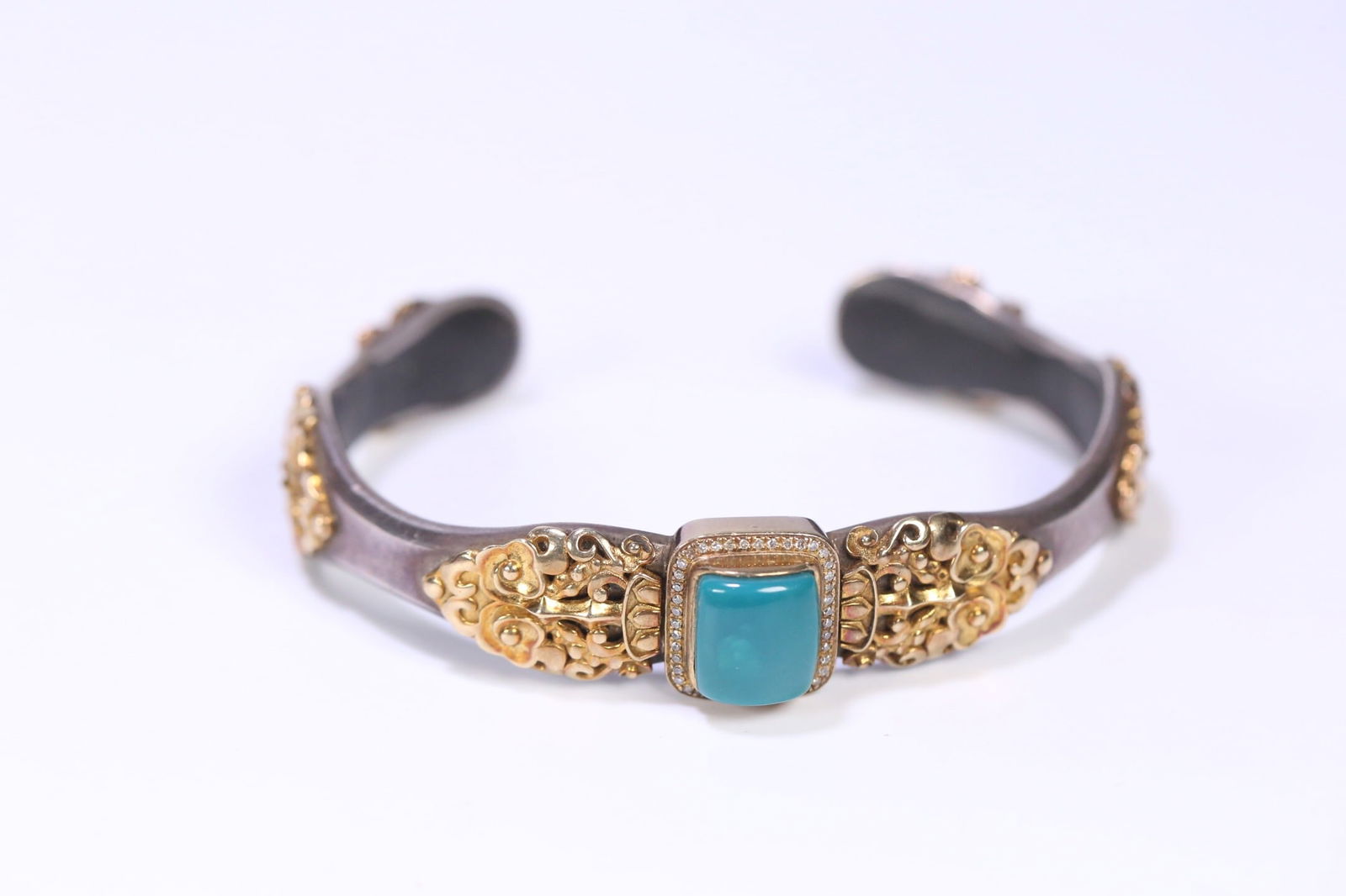 Tibetan Silver Bangle Inlaid with Turquoise and 14k Gold: 1.5/37.6g