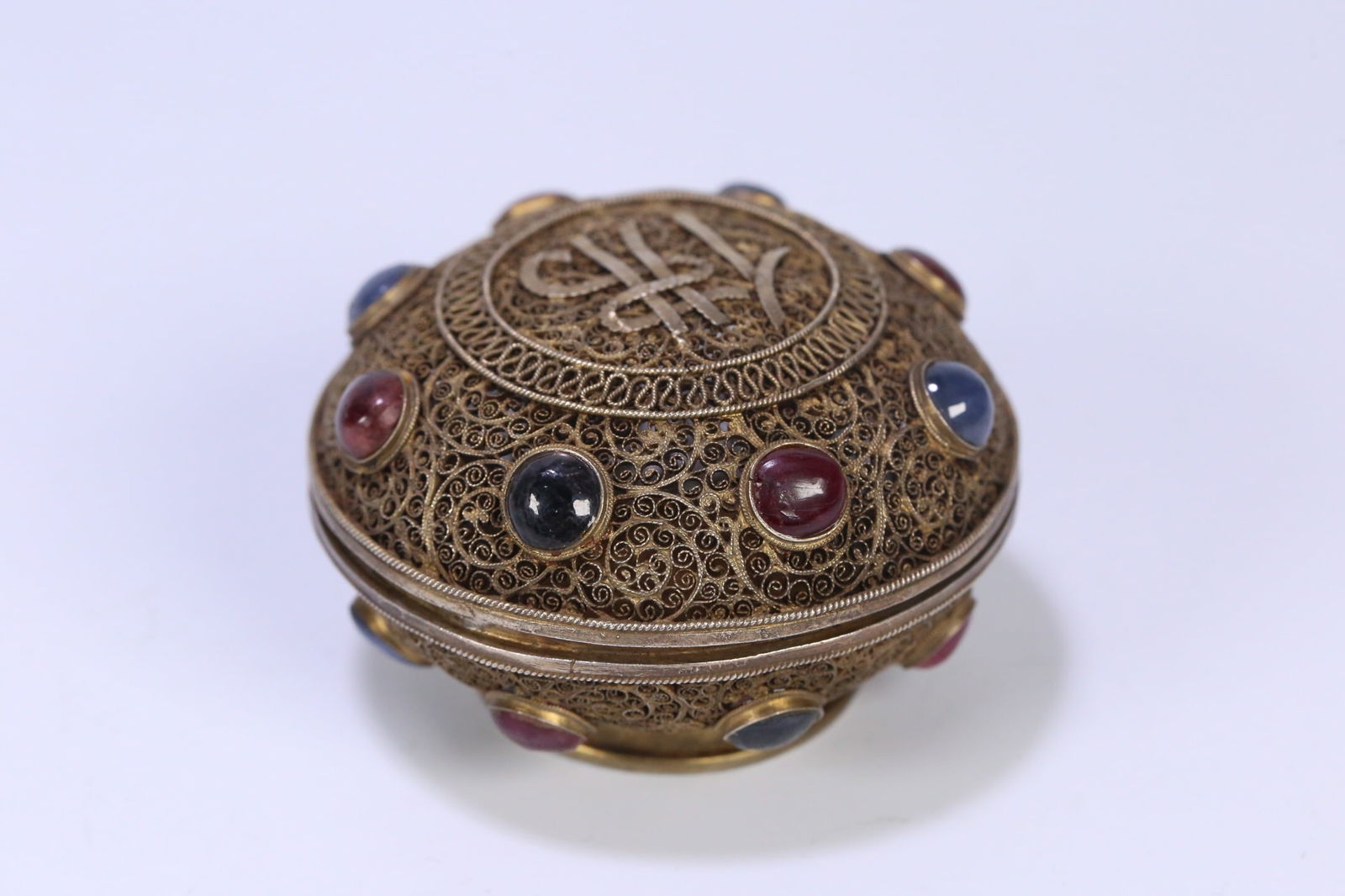 Qing Dynasty Silver Gilt Filigree Box Inlaid with Tourmaline and Gemstones: 6.3*4.1/69g