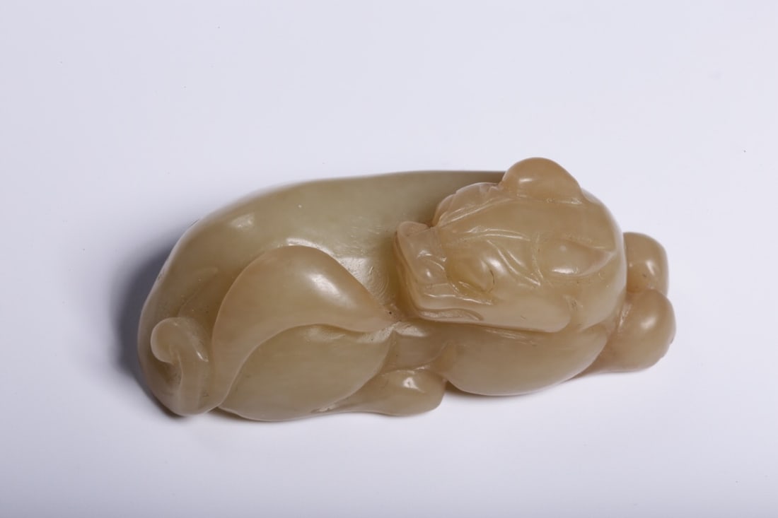 Qing dynasty Hetian jade hand-held piece (1 of 1)