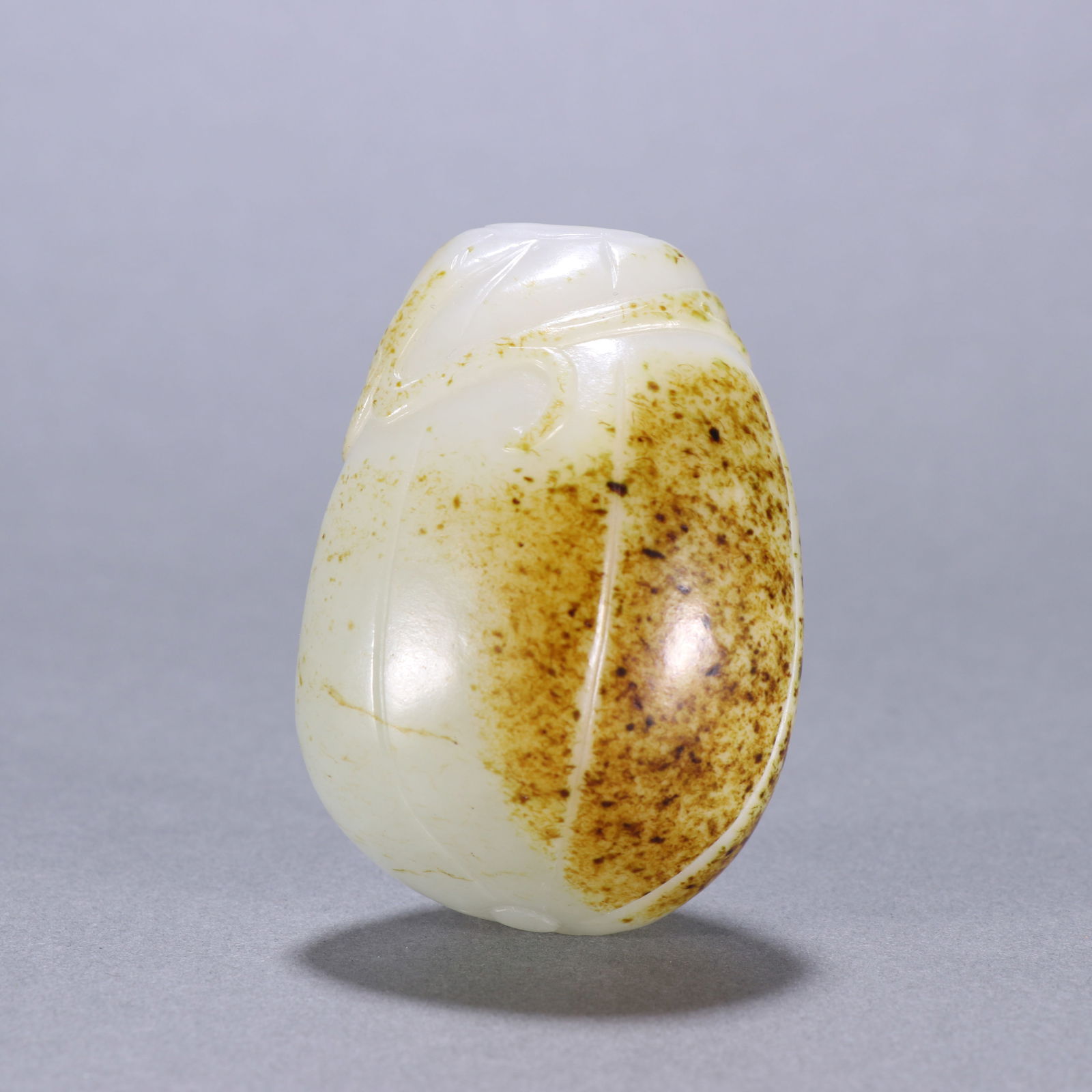 Hetian jade snuff bottle (1 of 3)
