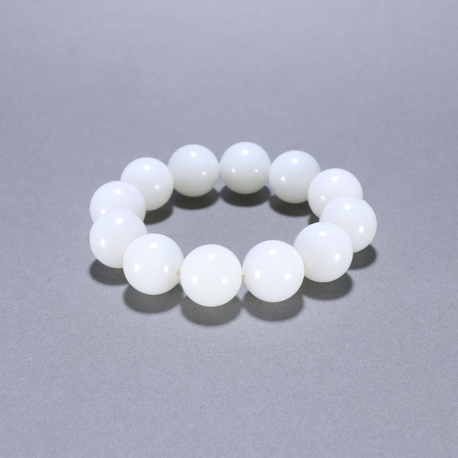 Qing Dynasty Hetian jade bead bracelet: 2/145.2g