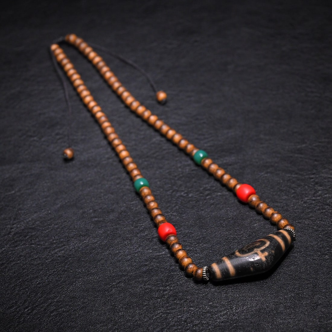Tibetan Agate Bead Necklace (1 of 1)