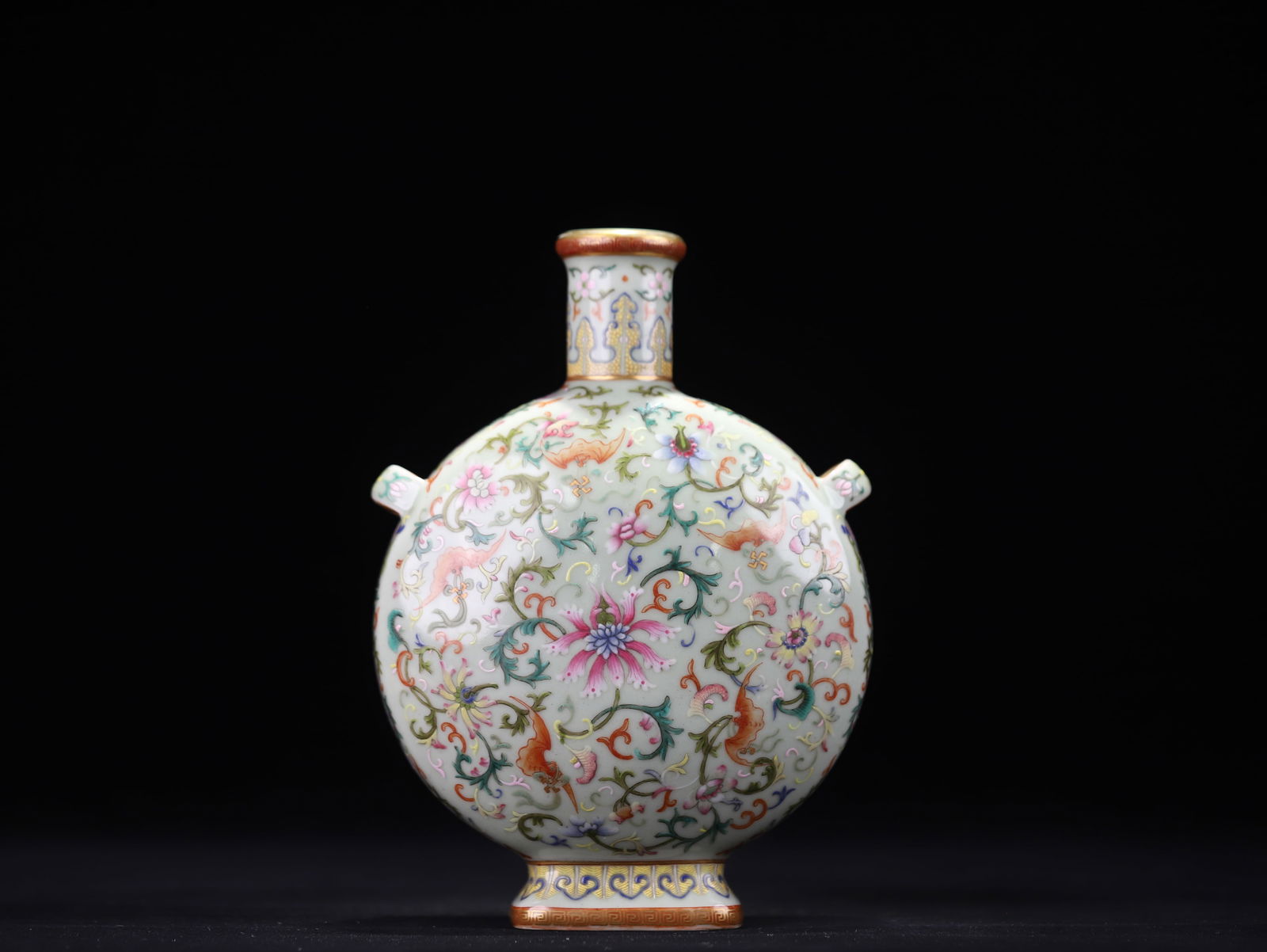 Qianlong-era famille rose moon flask with handles: 23*17