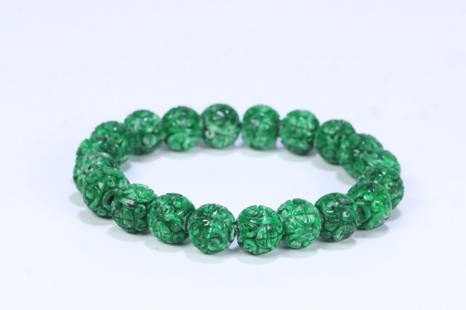 Qing Dynasty Jadeite Bracelet: 1.08/33g