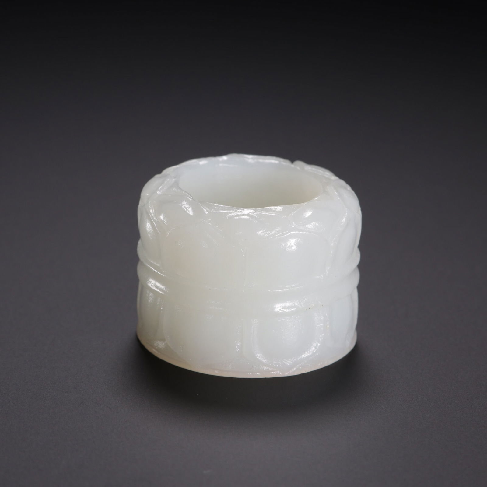 Hotan Jade Ring in Qing Dynasty: 2.3*3.66/44g