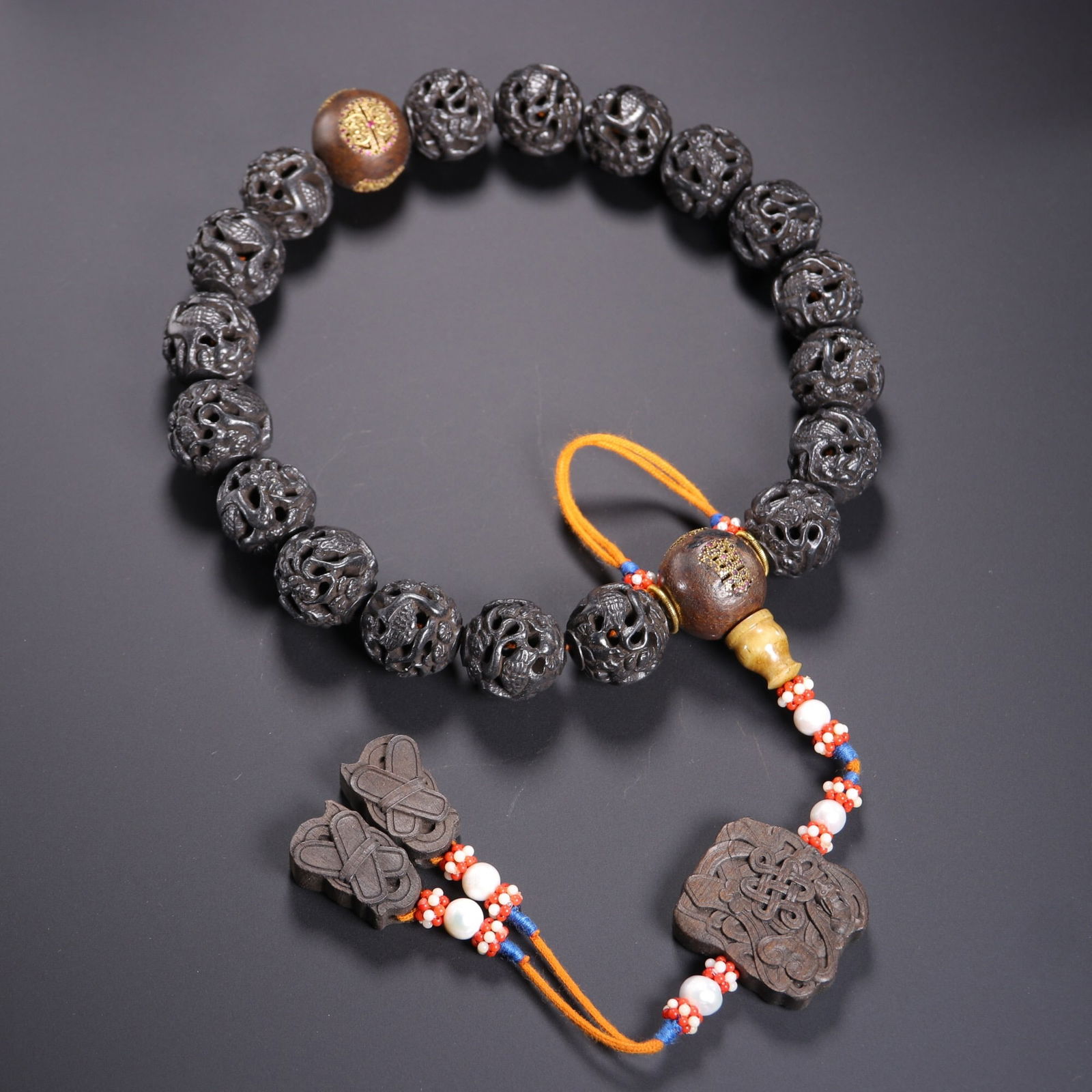 Qing Dynasty Agarwood Eighteen-Bead Handheld Item: 2/75g