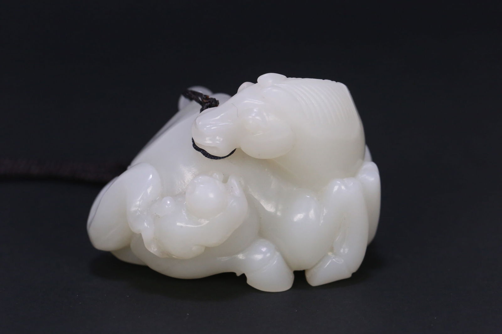 Qing dynasty Hetian jade hand-held piece (1 of 1)
