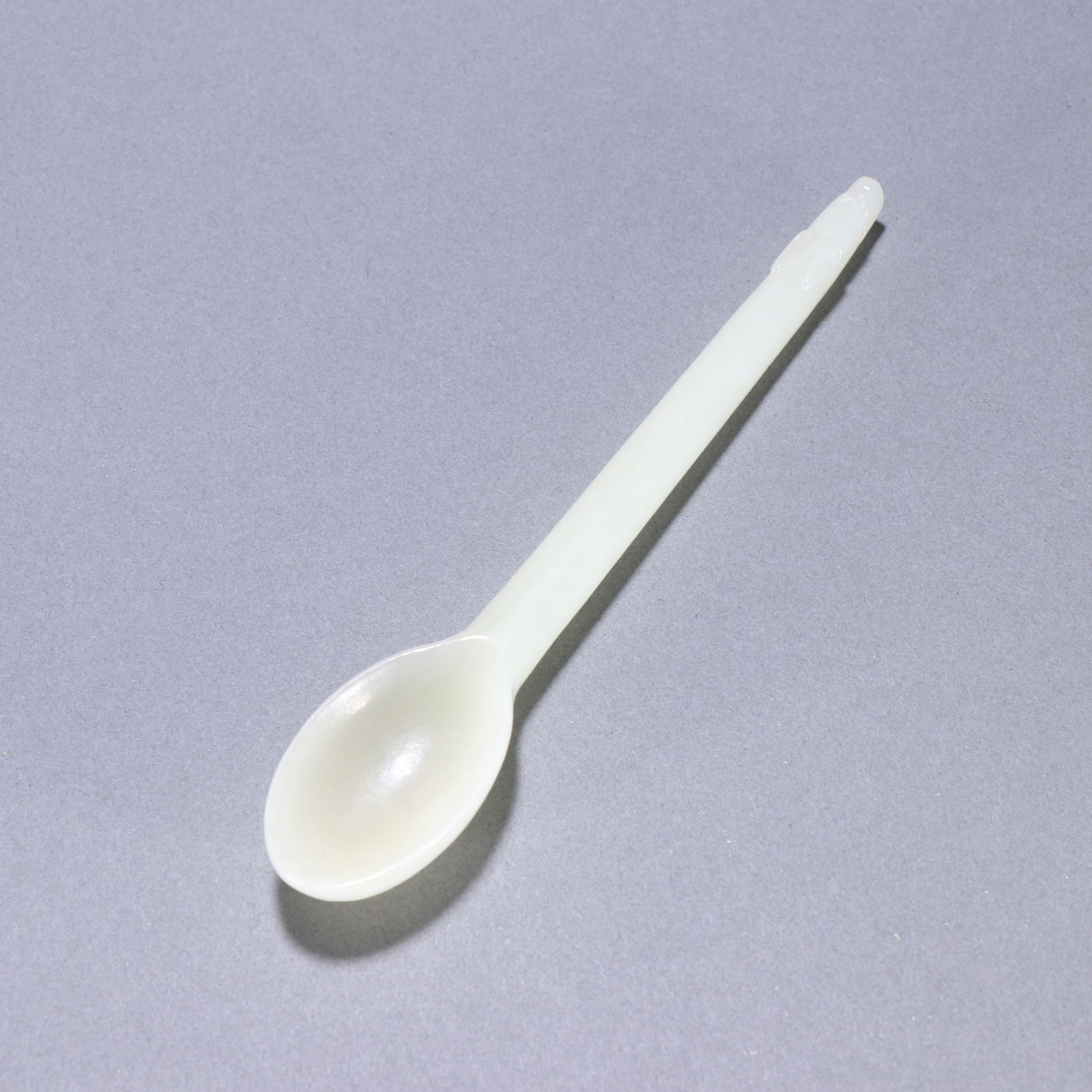 Qing Dynasty Hetian jade spoon (1 of 2)