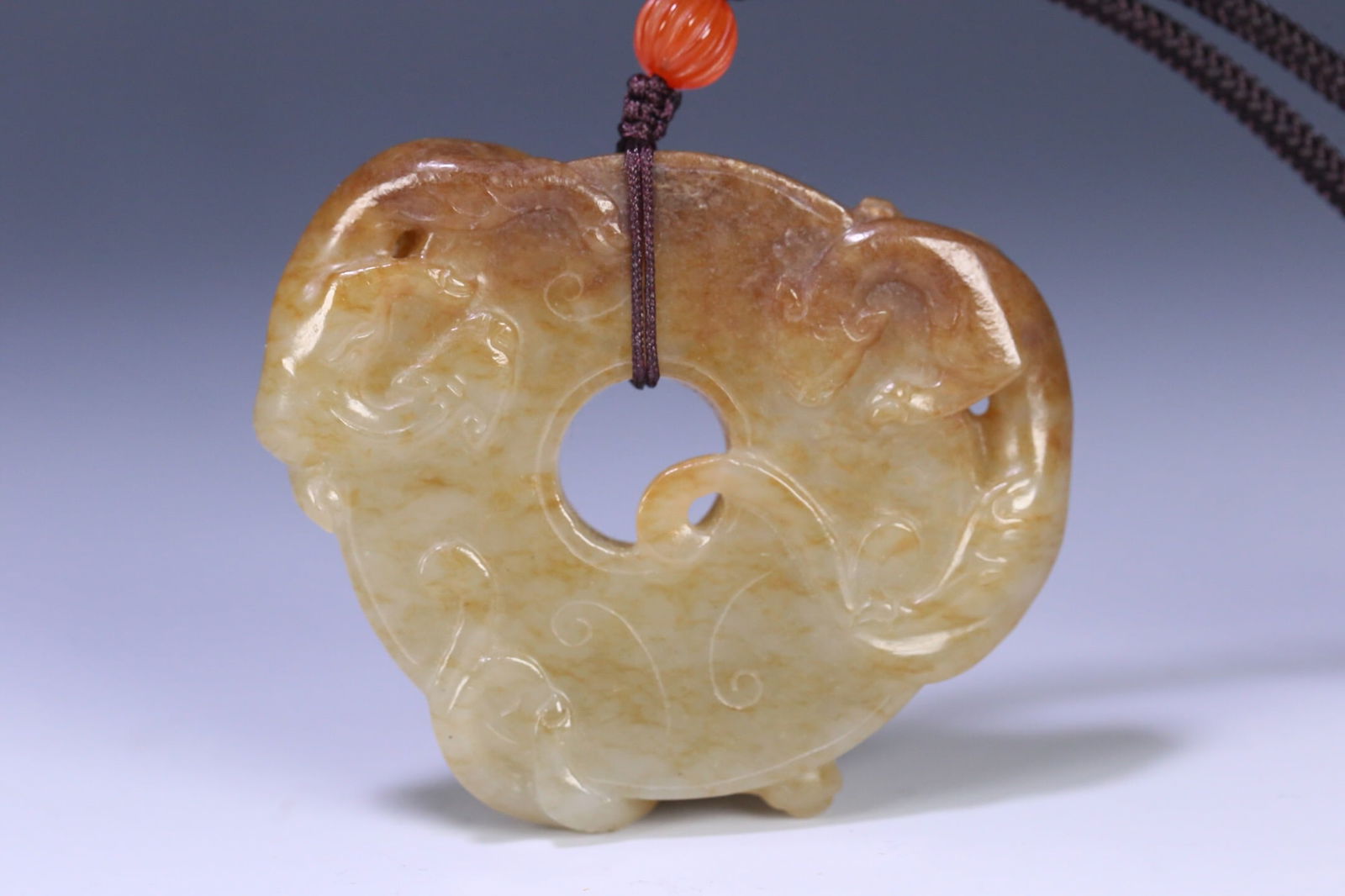 jade bi: 6.3*5.3/53.6g