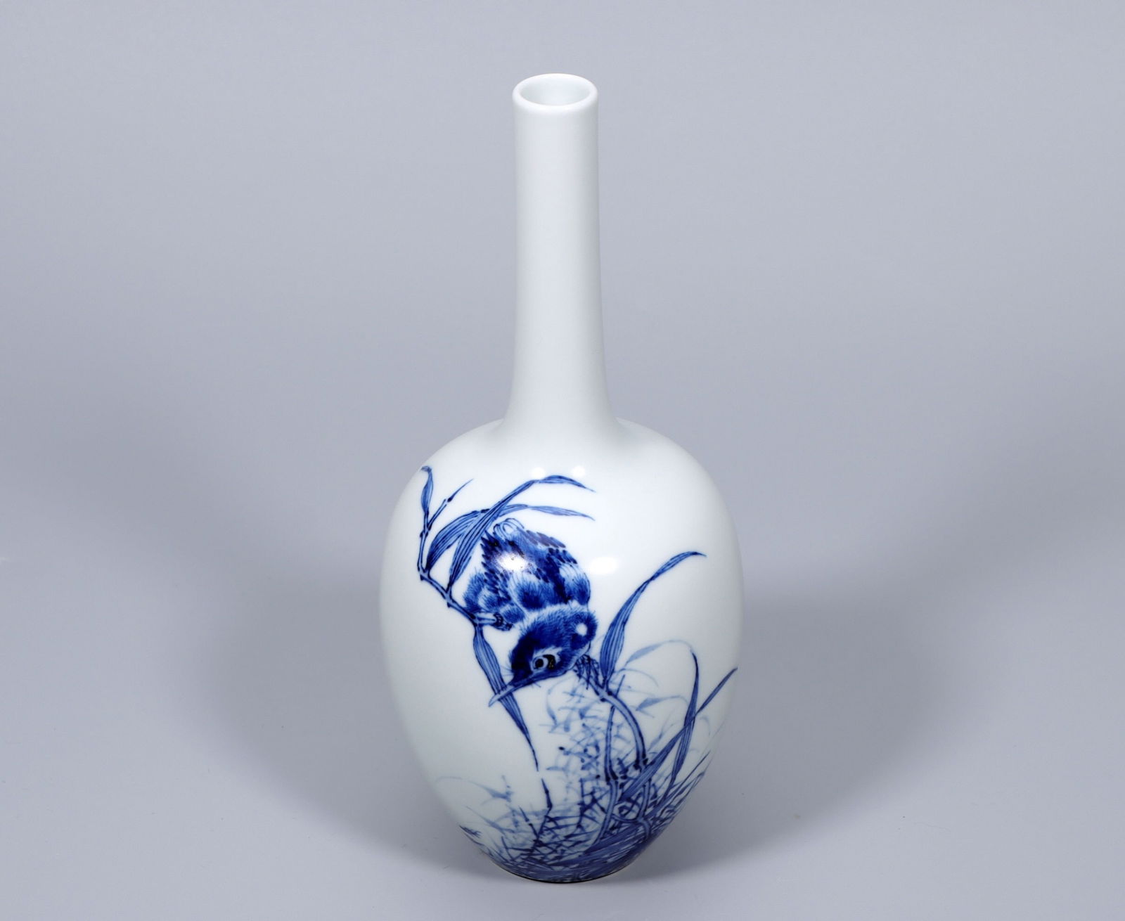 Blue and white porcelain vase (1 of 4)