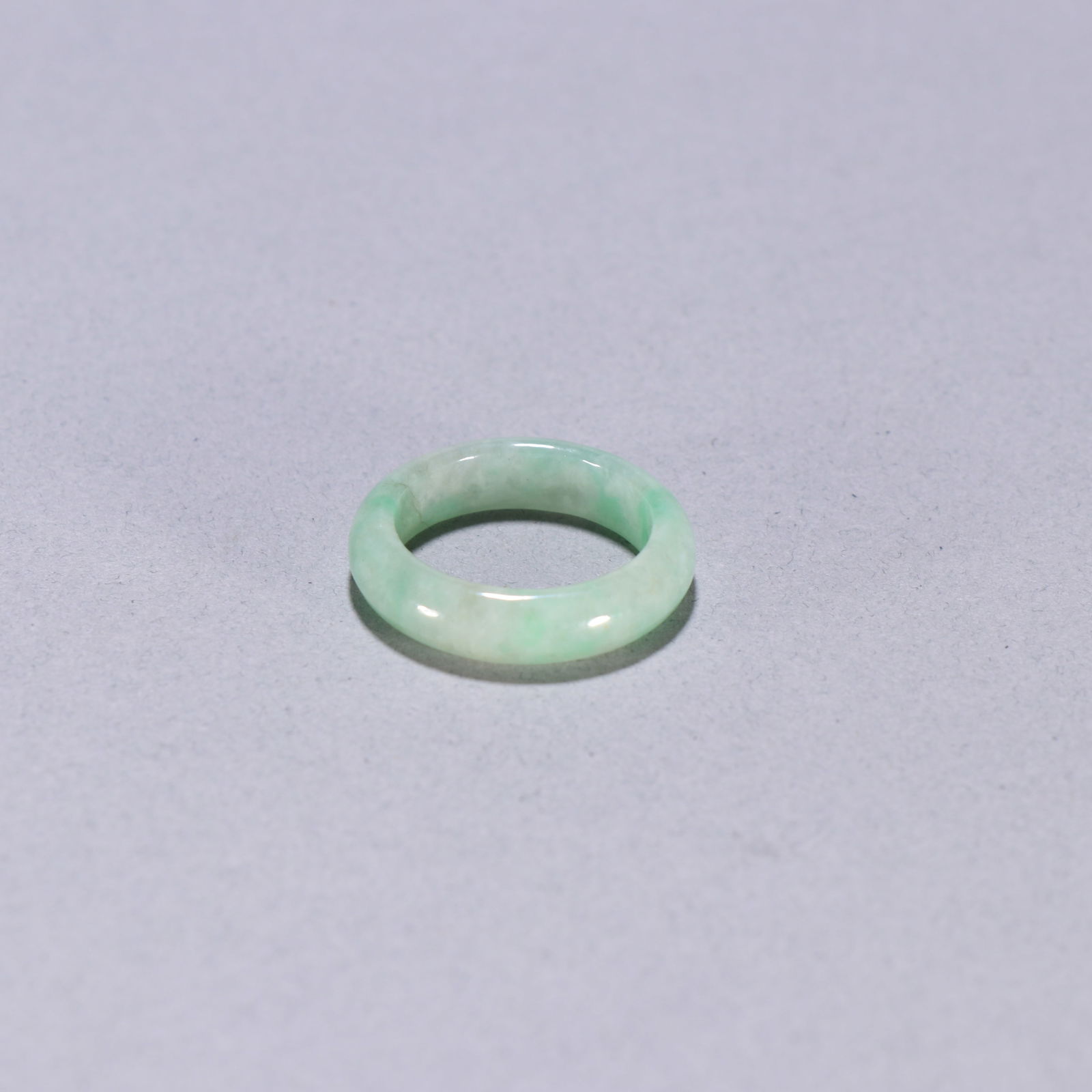 Qing Dynasty Jadeite Ring: 1.8/3.4g