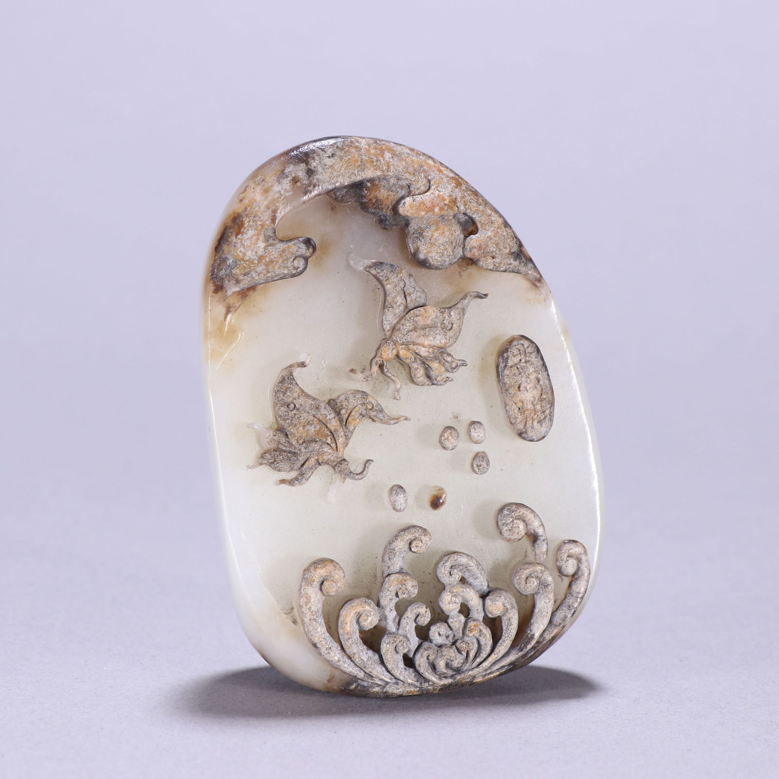 Qing dynasty Hetian jade hand-held piece (1 of 2)