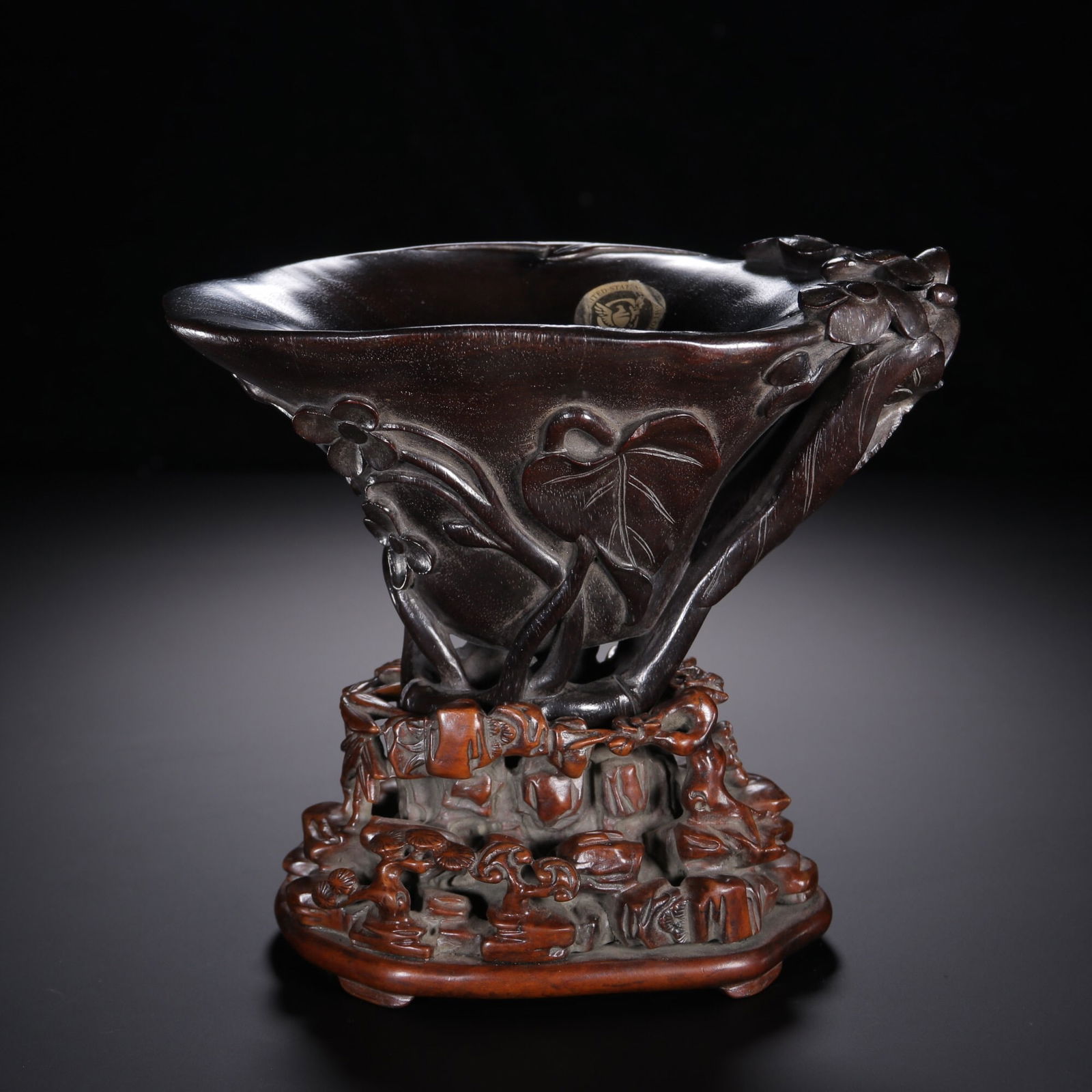 Qing Dynasty sandalwood cup: 16*18/660g