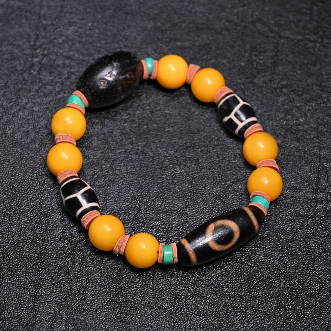 Amber and Dzi Bead Bracelet (1 of 1)