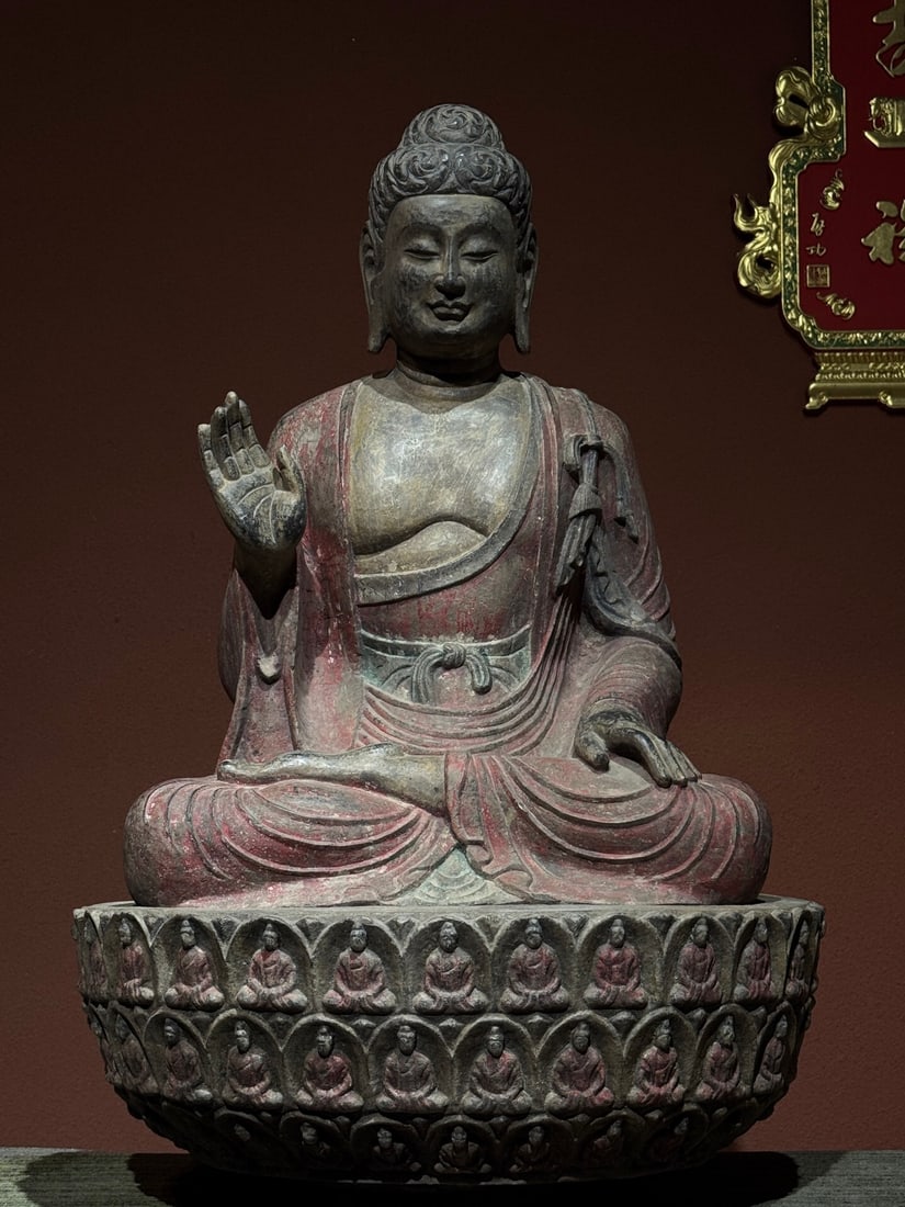Tang Dynasty bluestone Buddha statue (1 of 2)
