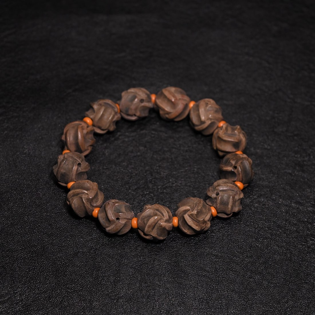 Agarwood bracelet (1 of 1)