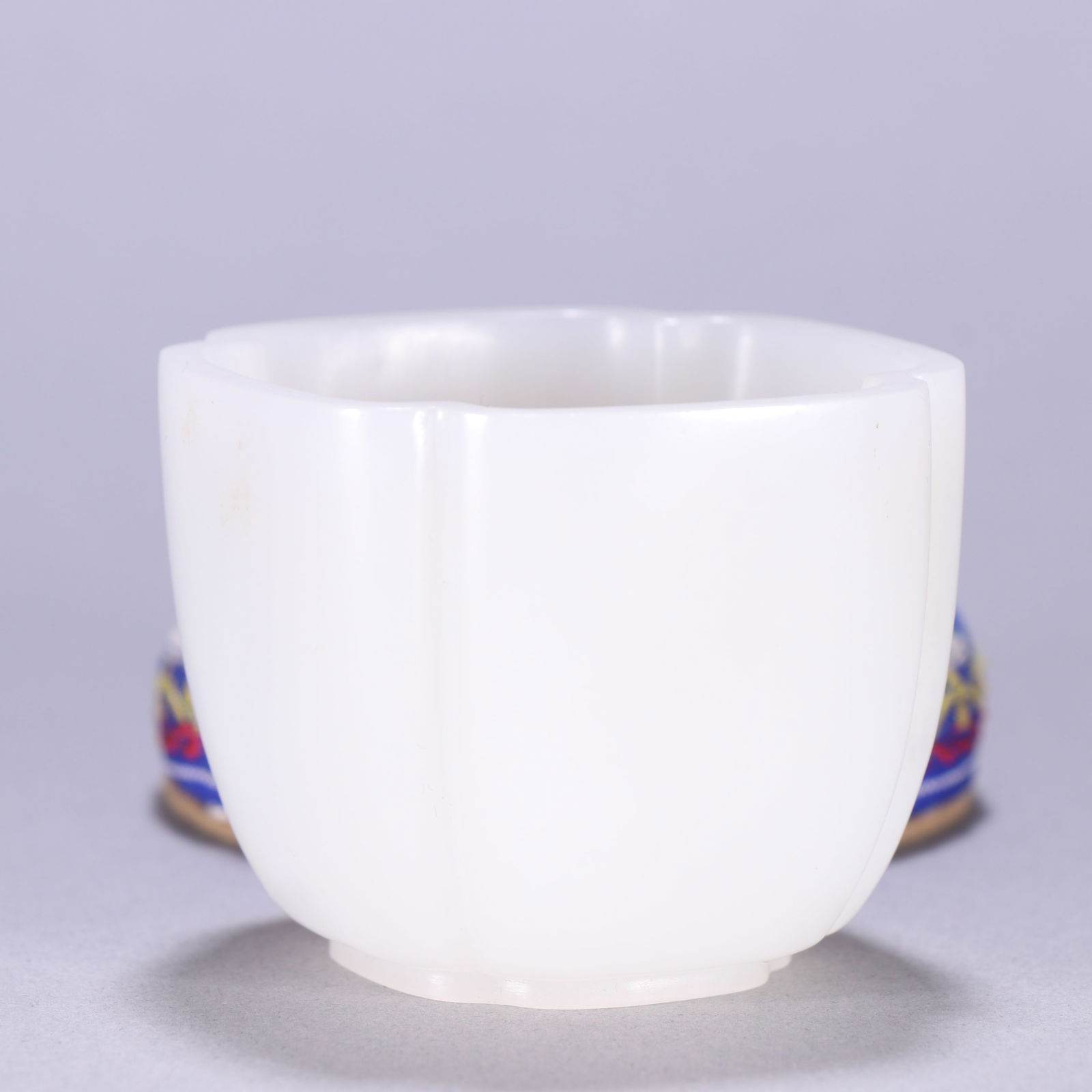 Qing Dynasty Hetian jade cup: 4.4*5.4/103g