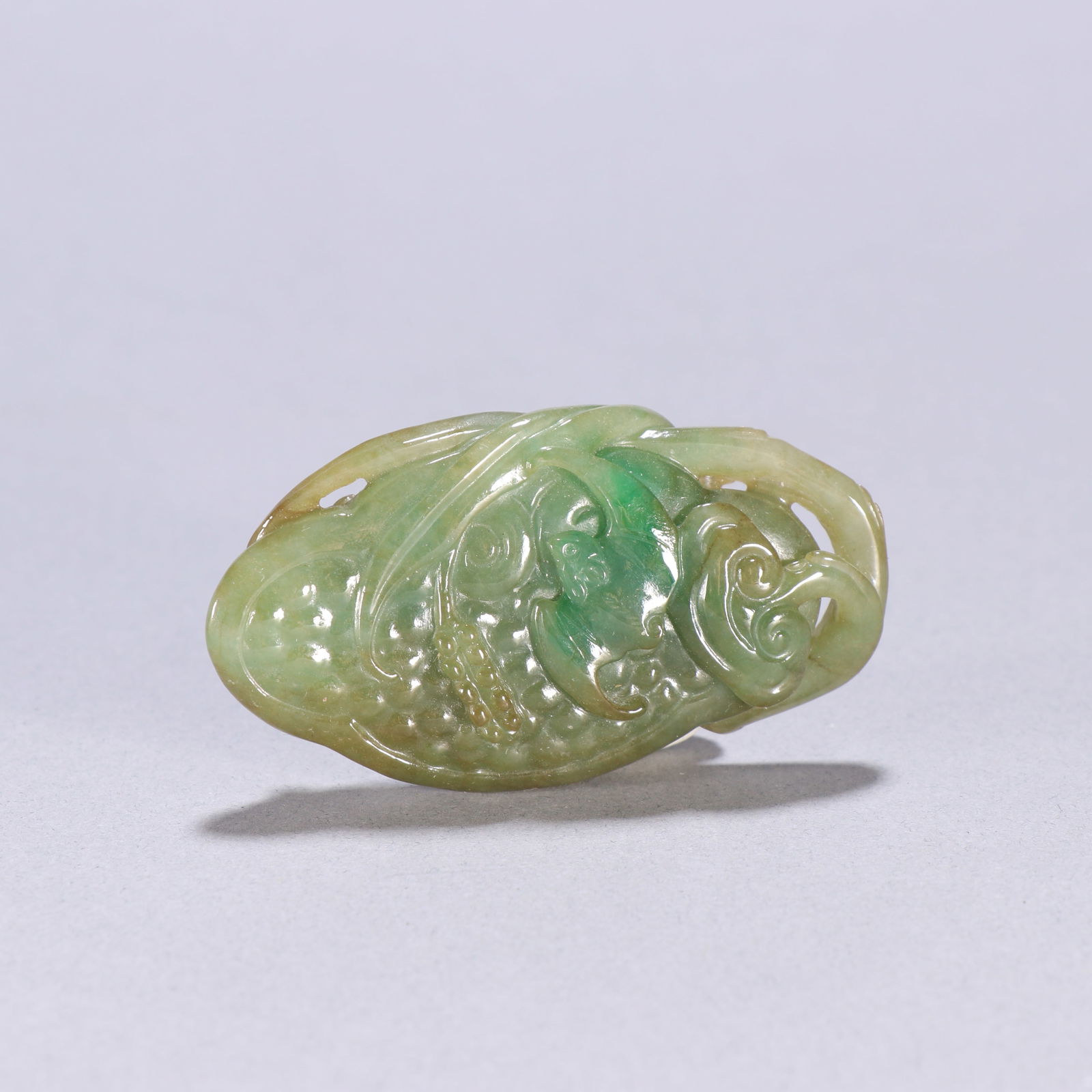 Qing Dynasty jadeite pendant: 3.2*6/35.3g