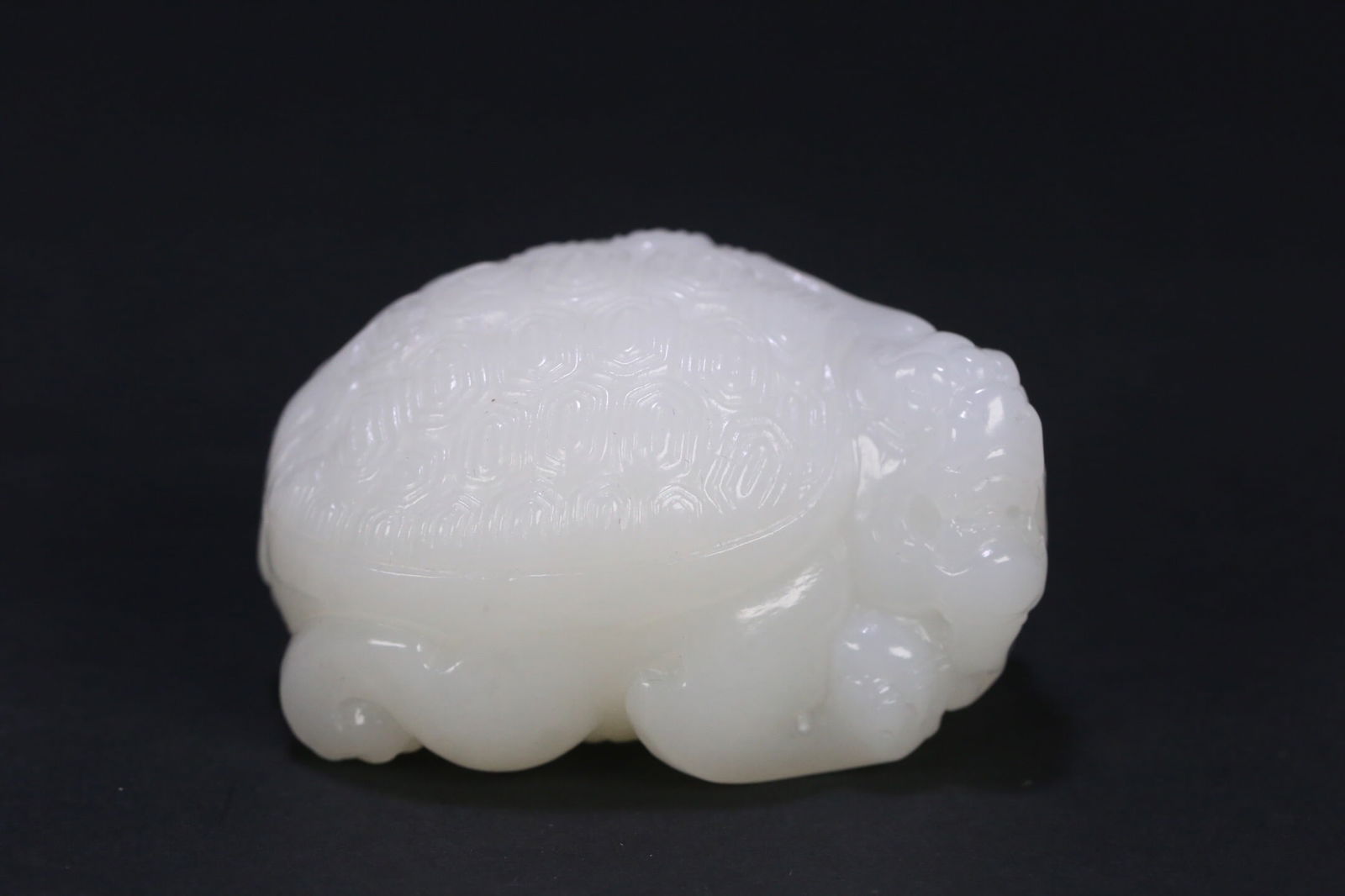 Hetian jade hand-held piece: 6*4.2*3.5/156g