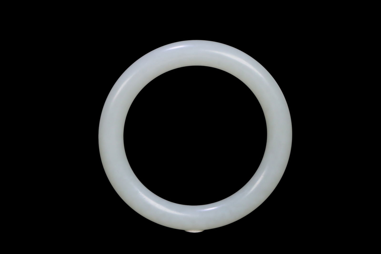 Hetian Jade Round Bangle (1 of 1)