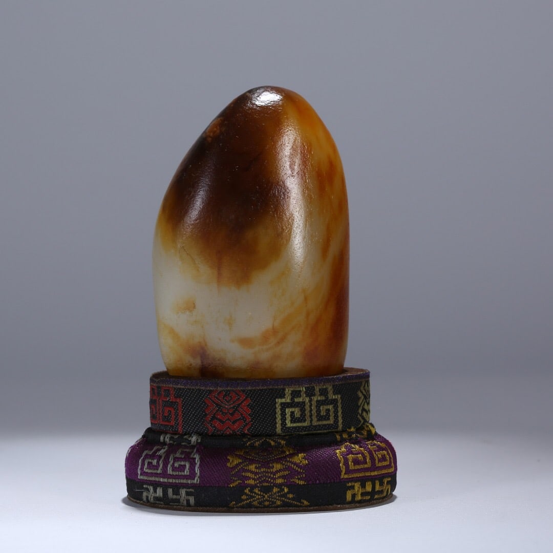 Hetian Jade Raw Stone Ornament (1 of 2)
