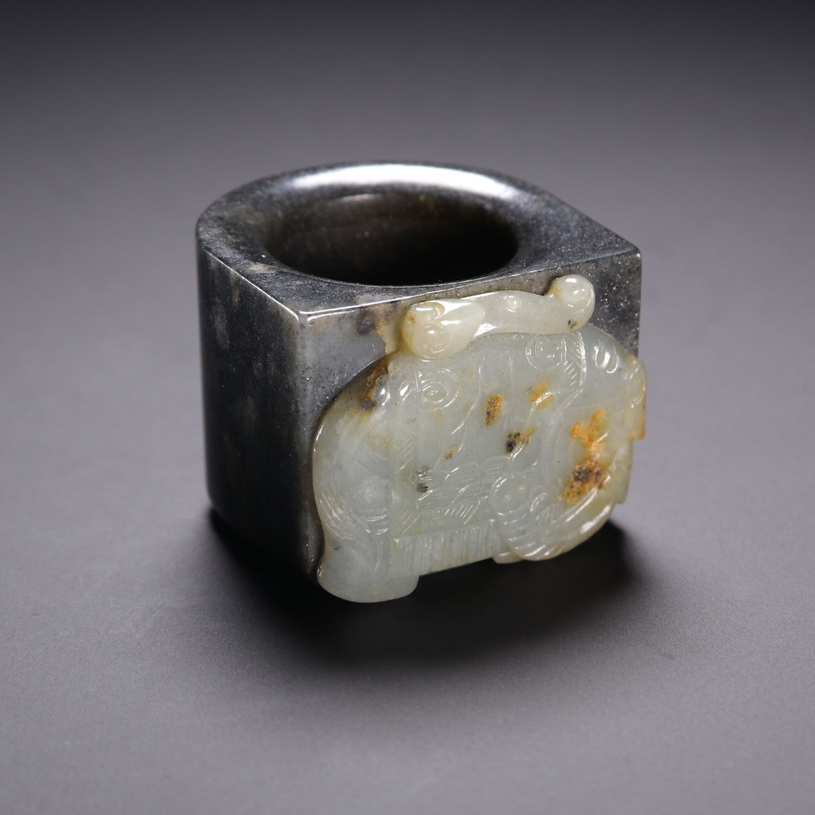 Qing Dynasty Hetian Blue and White Jade Thumb Ring: 2.2*3.6/53.8g