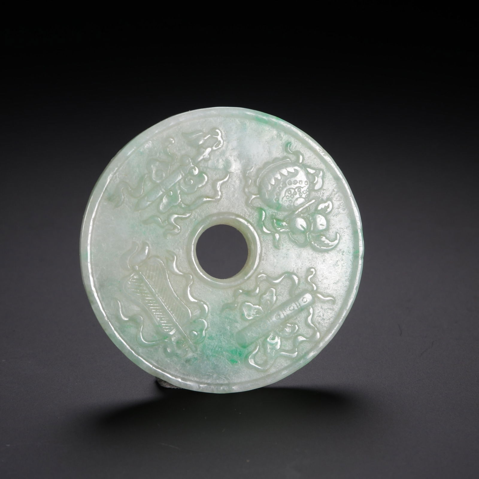 Qing Dynasty Jadeite Pendant: 5.4/31g