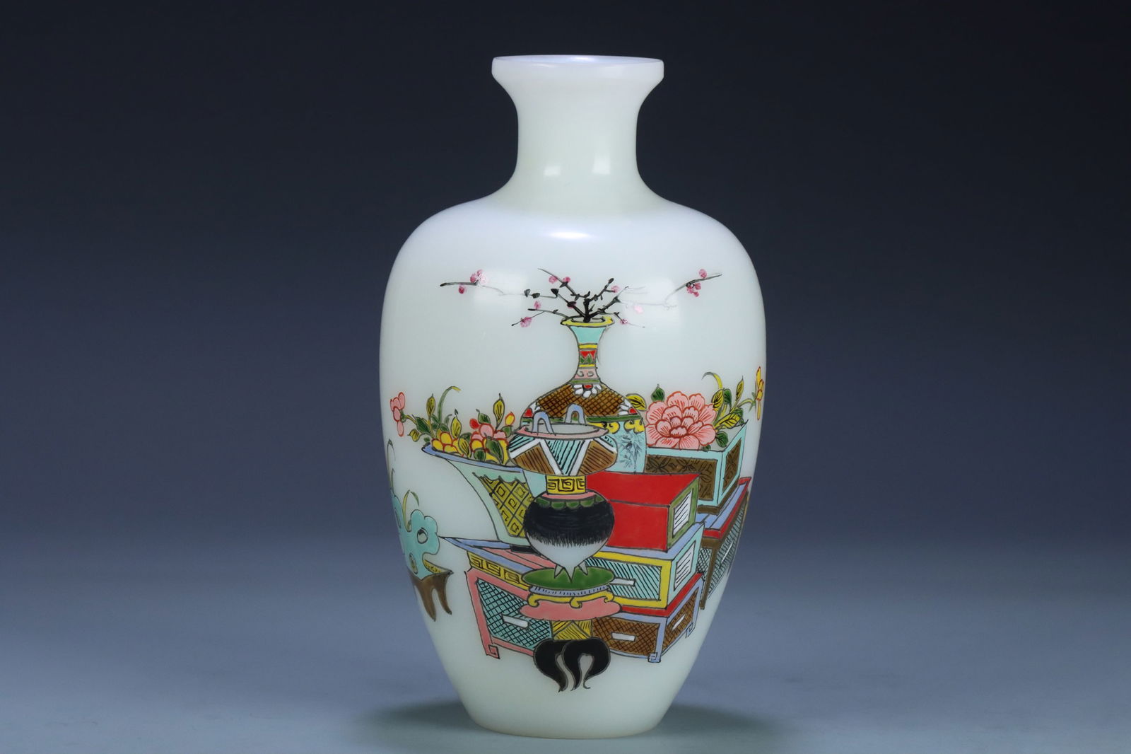 Qianlong Mark Glass Vase (1 of 3)