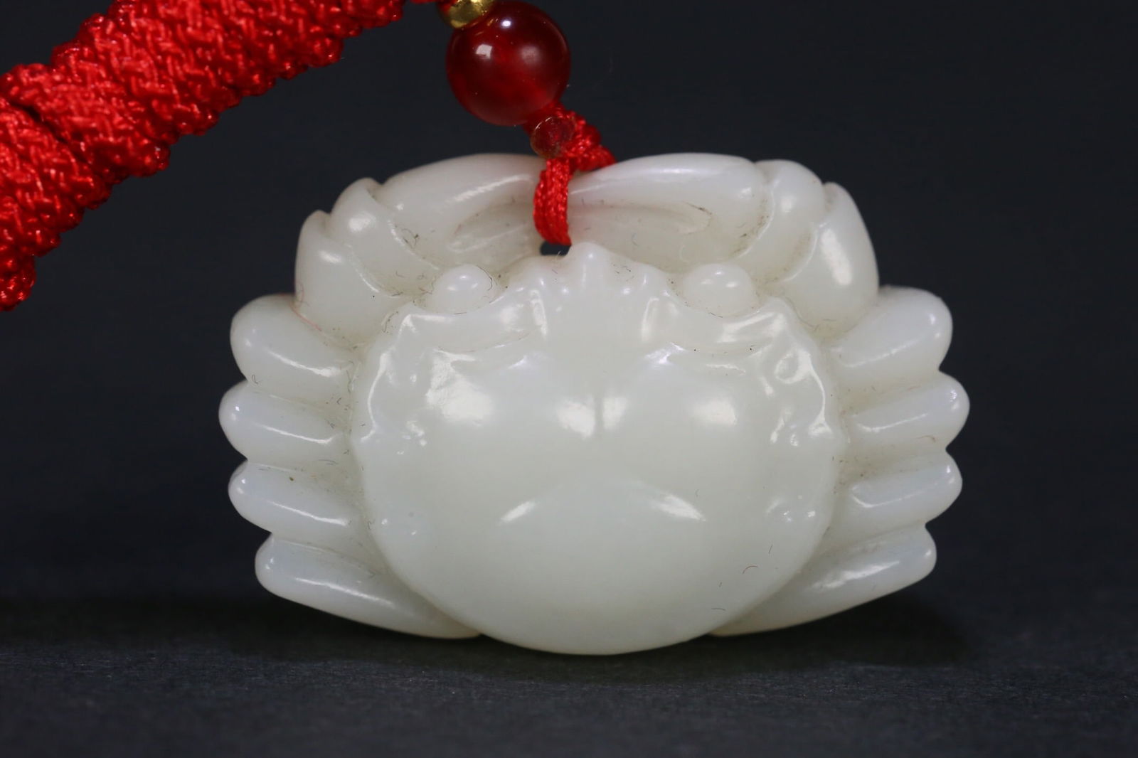 Hetian Jade Pendant: 3.6*2.5*1.2/16g
