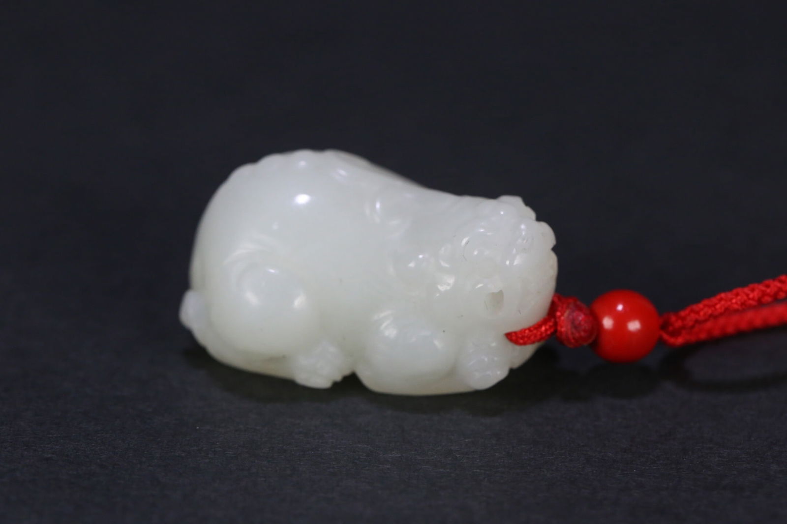 Hetian Jade Pendant: 3.2*2.4*1.7/20g