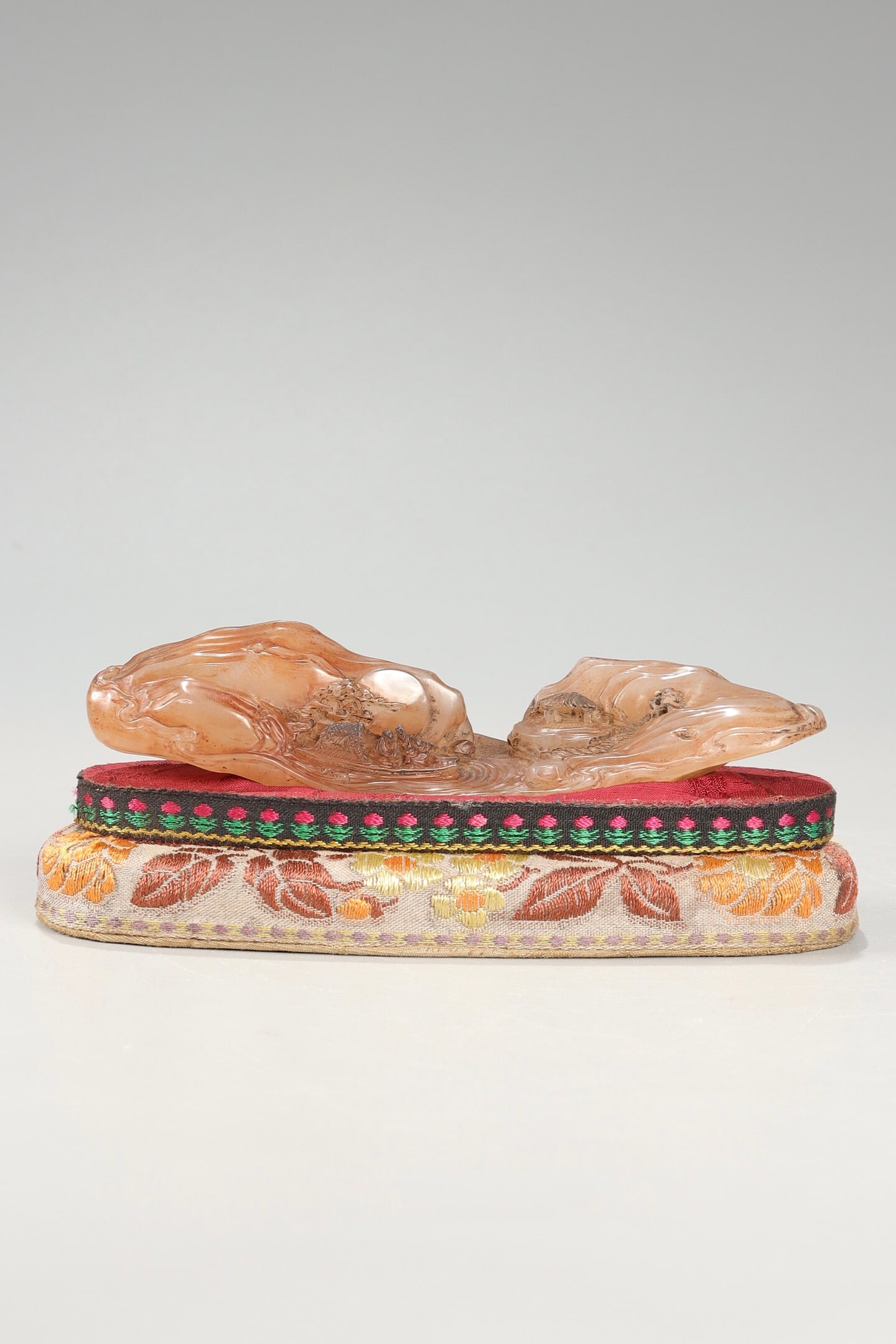 Qing Qing Brand Lychee-Scented Stone Ornament: 3.3*13.5*4/123g