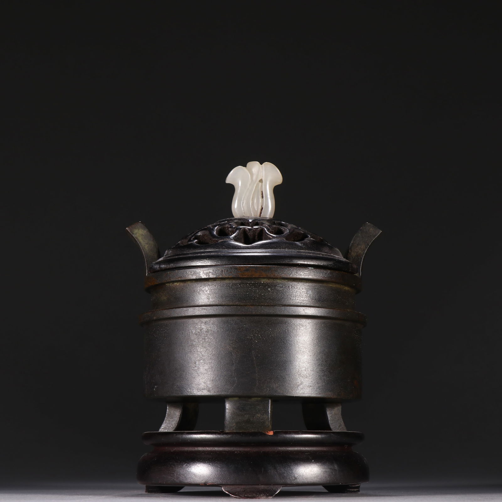 Xuande Mark Bronze Incense Burner: 11.8*10.5/854.7g