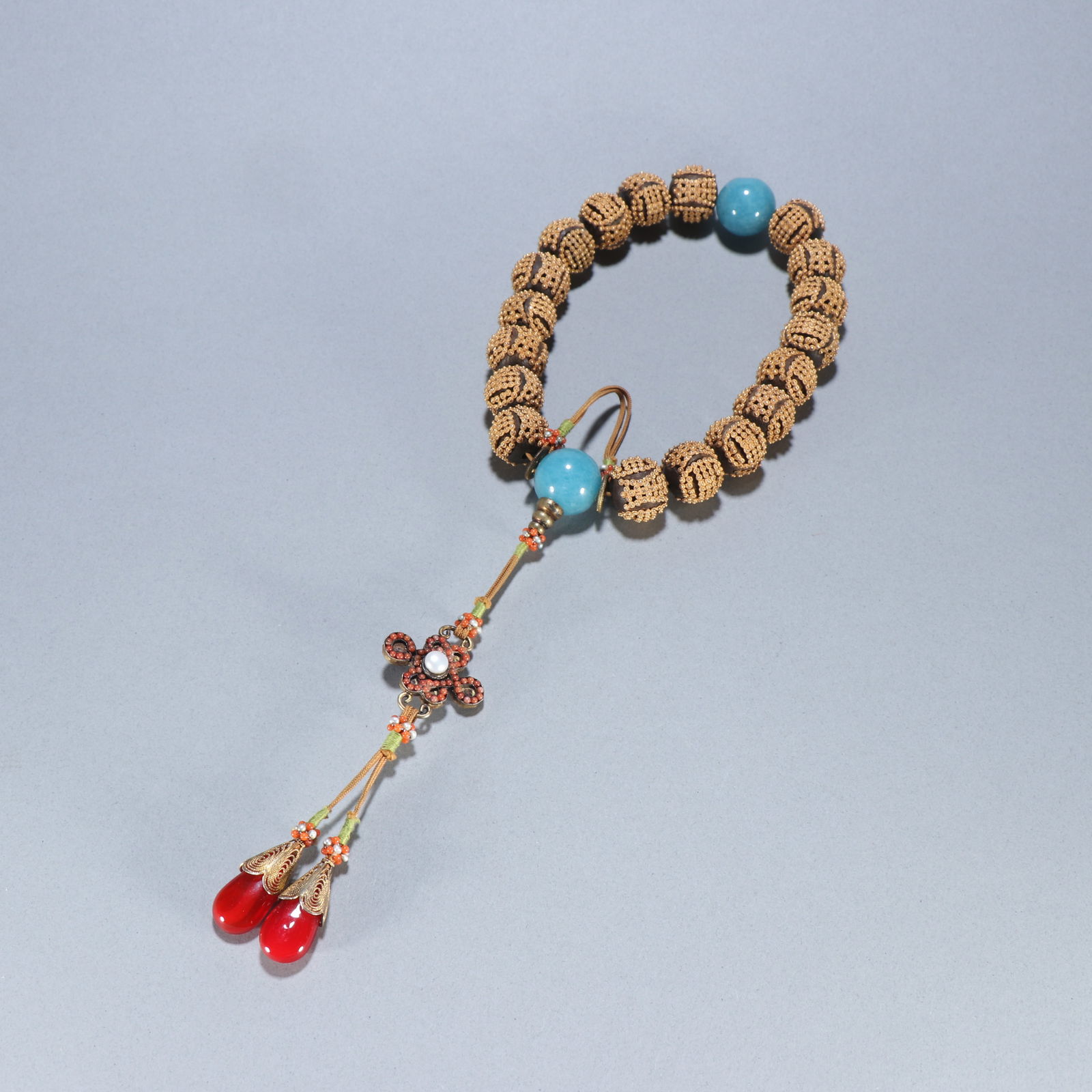 Qing Dynasty Agarwood Hand-held Beaded Pair with Silver and Gilded Beads (18 beads): 1.7/122.3g