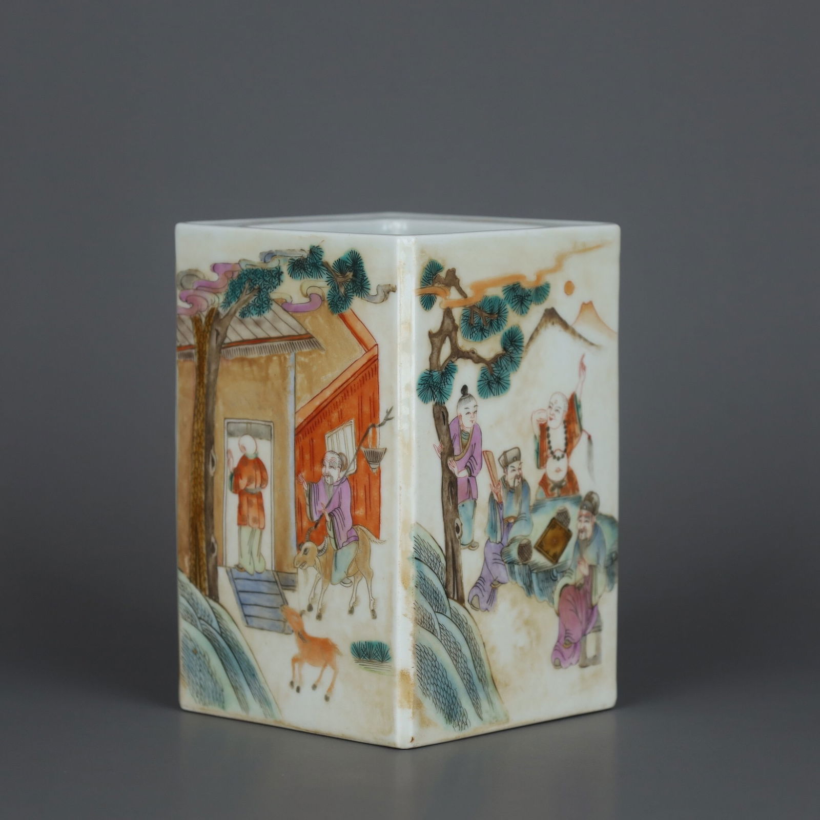 Tongzhi-era famille rose brush pot: 13.7*9.2