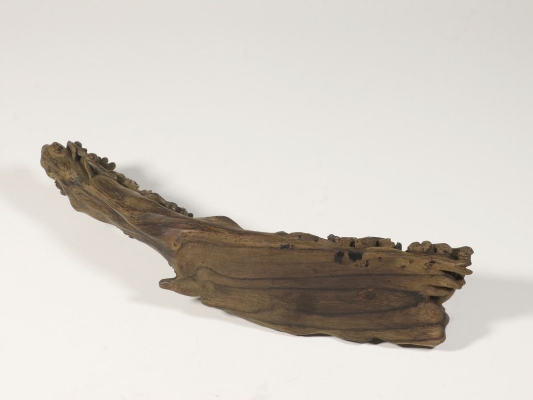 Qing Dynasty agarwood ornament: 8.8*21.6*5/65g