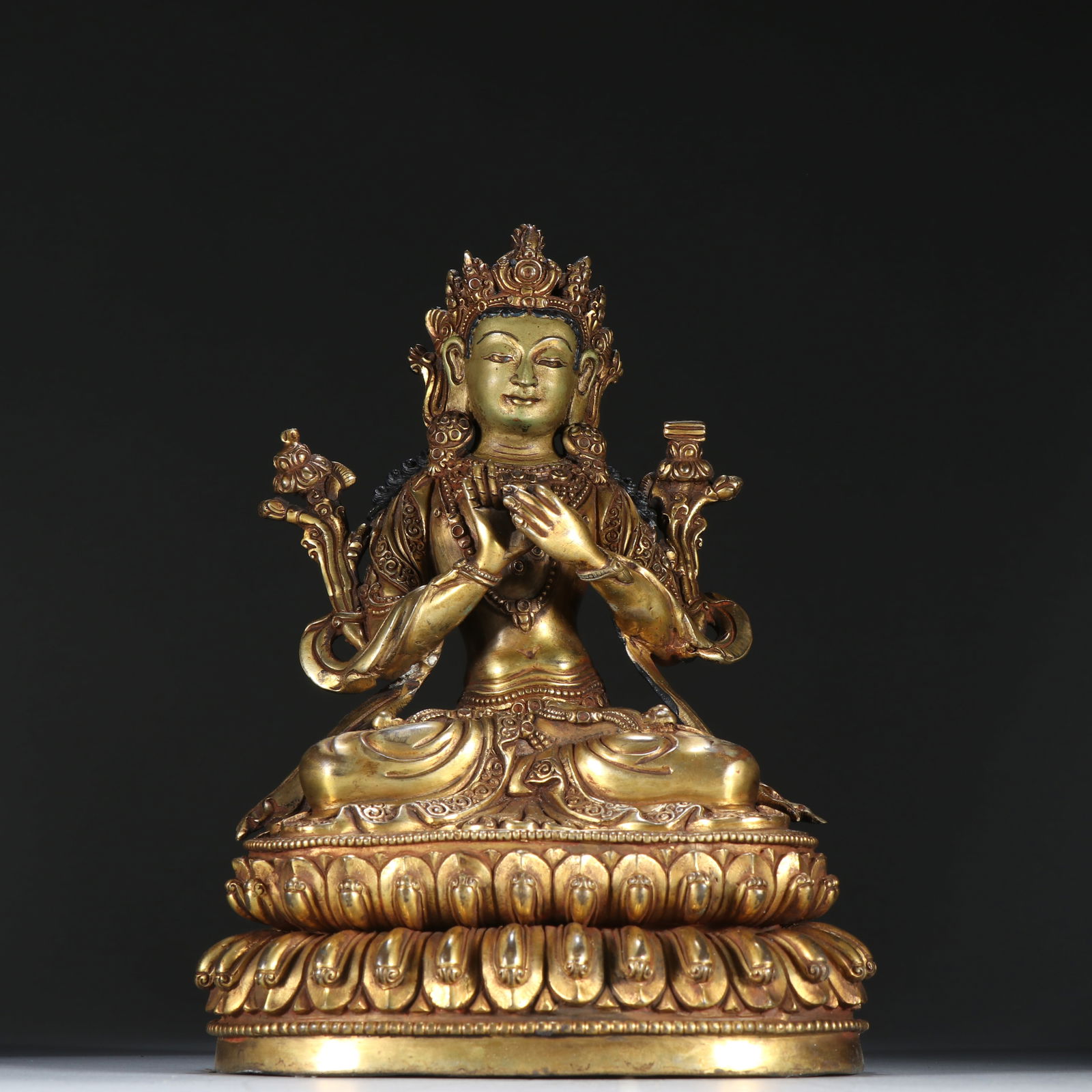 Gilt Bronze Buddha Statue: 21*14.6/2kg