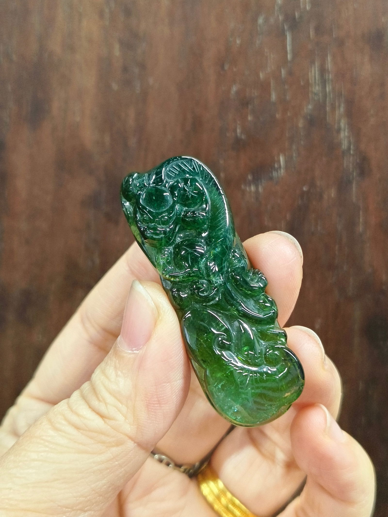 Green Tourmaline Pendant: 4.9*1.75*1.1/19.1g